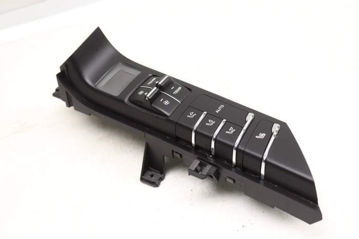 Ac Climate Control / Temp Switch Unit 7P5907040AD 95865310204 main product photo