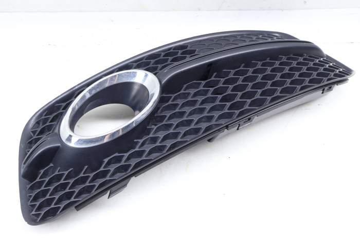 S-Line Bumper Fog Light Grille / Cover 8R0807682E main product photo