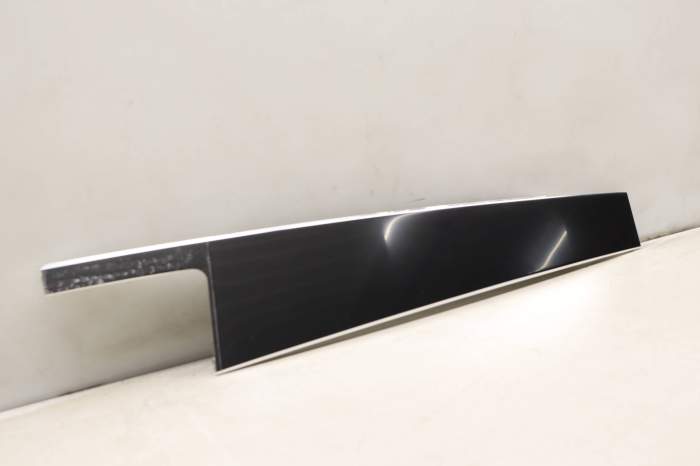 Exterior B Pillar Trim / Cover 2226901087 main product photo
