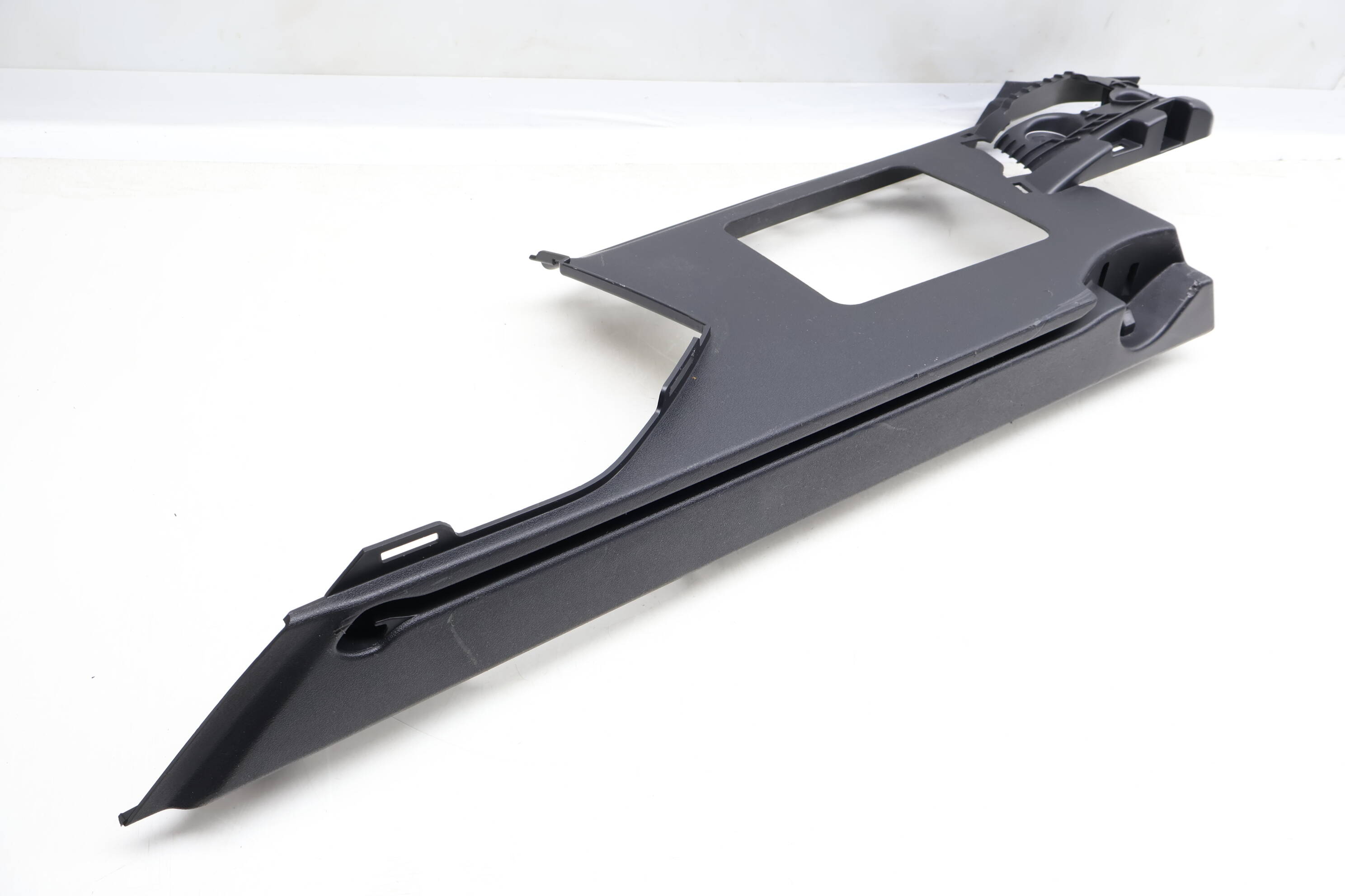 Side Quarter Panel Trim / Molding DK6231013A