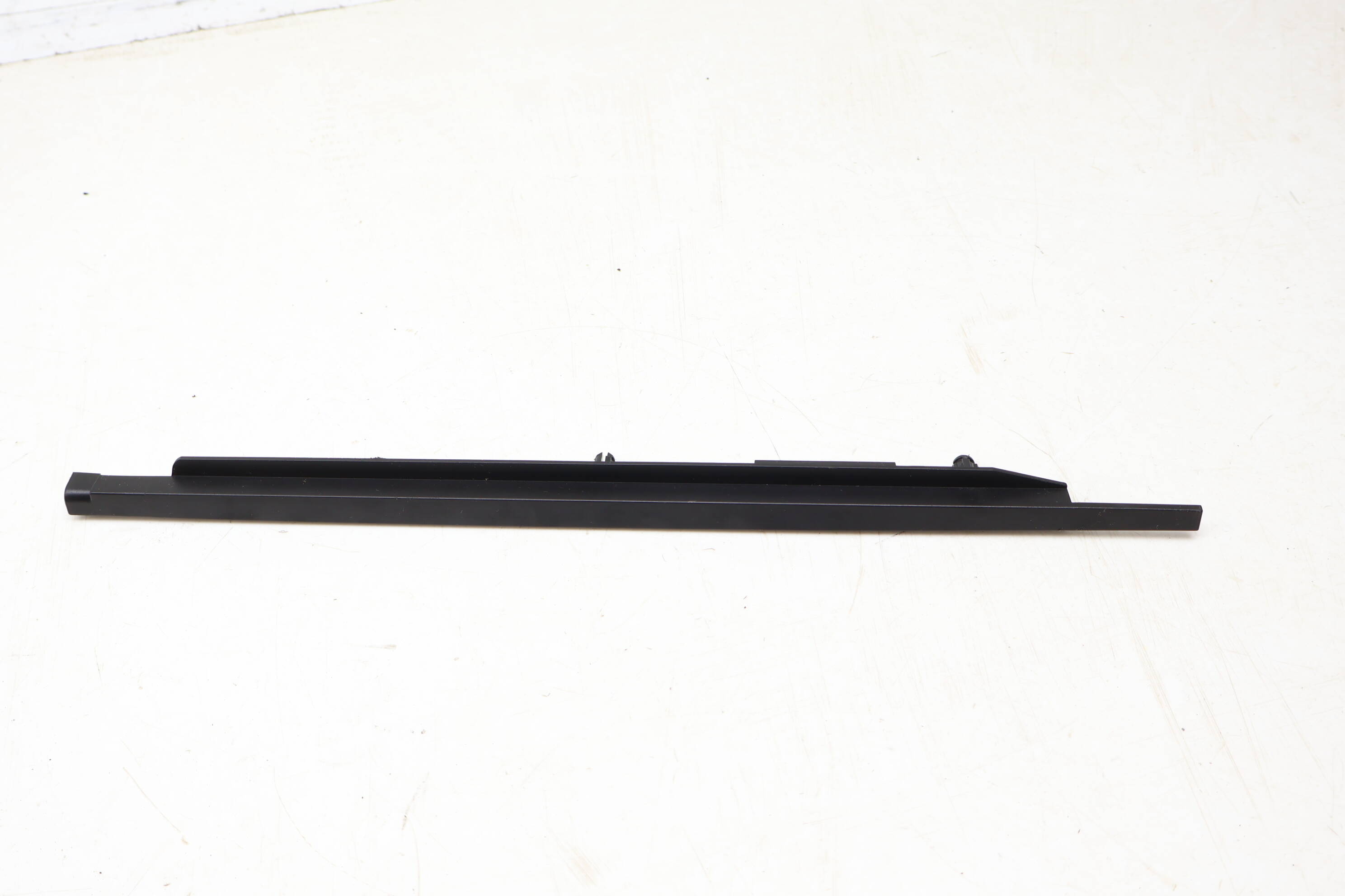 Sunroof / Sun Roof Glass Panel Trim (Upper) 8D9877792A