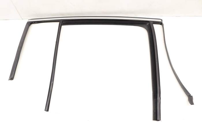 Window Glass Channel / Seal 5N0839432F main product photo