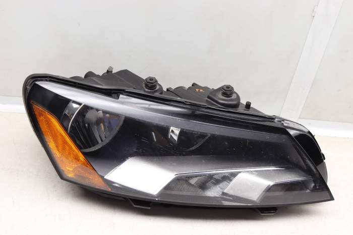 Halogen Headlight / Headlamp 561941006B main product photo