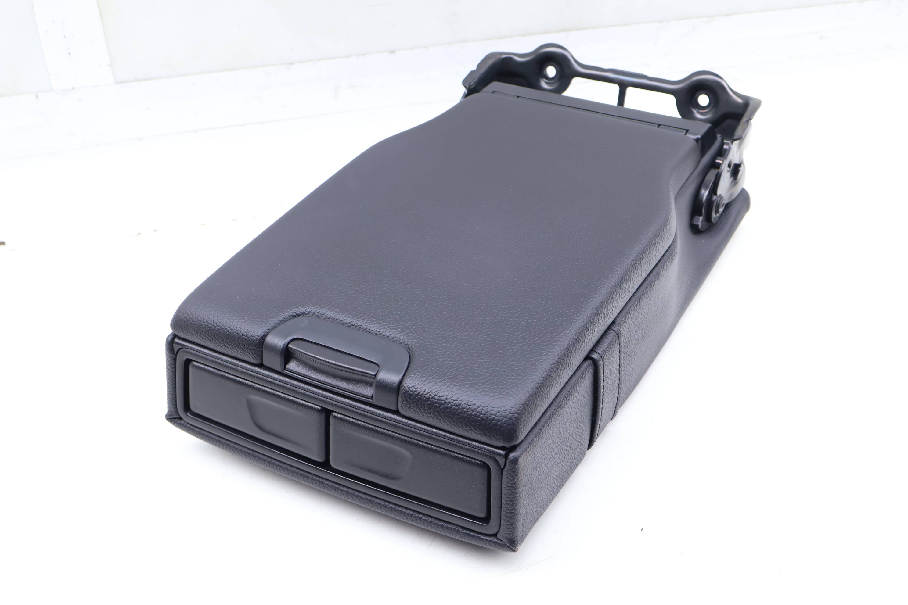 Center Seat Armrest / Cup Holder 2059700201