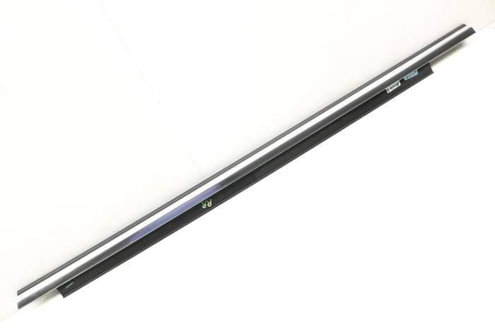 Exterior Door Window Slot Seal / Trim 4G8853764B main product photo