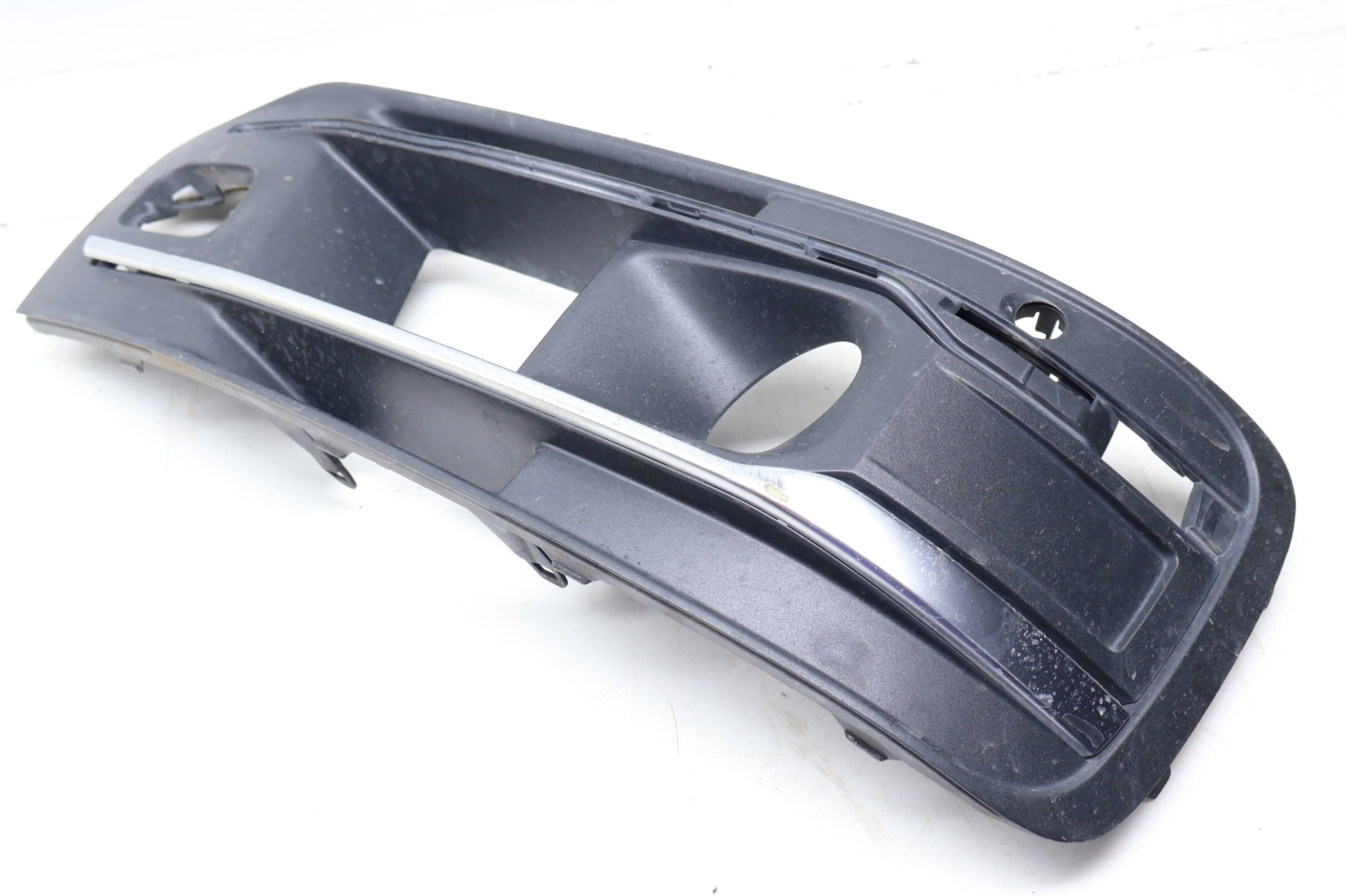 Bumper Grille / Fog Light Cover 4M0807682S