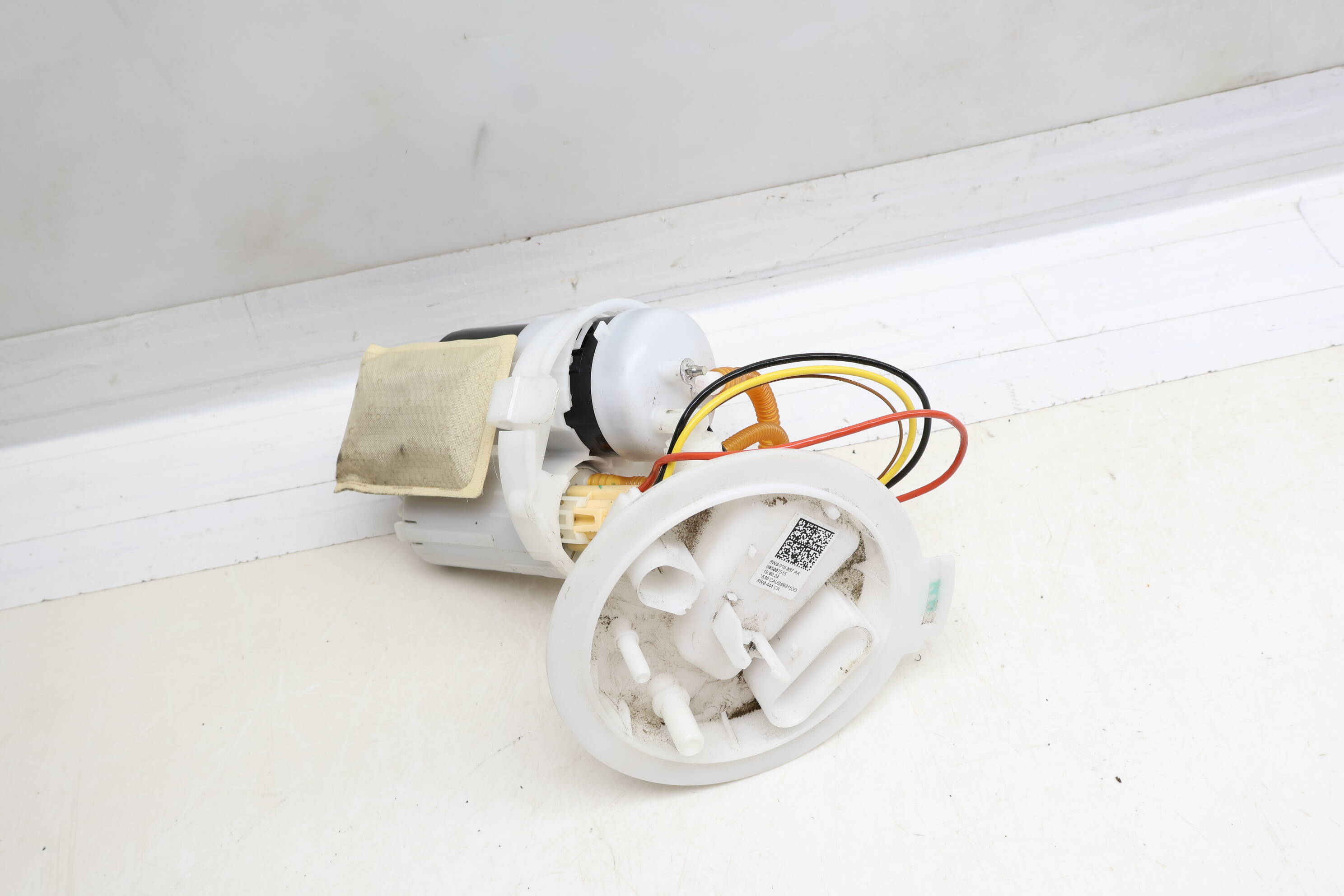 In-Tank Fuel Pump Assembly 8W0919087AA