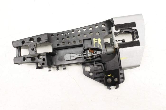 Exterior Door Handle Bracket 8U1837885 main product photo