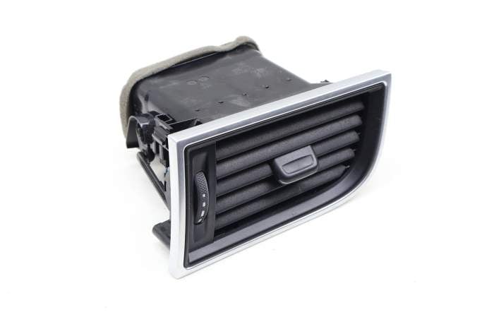 Dash Air Vent 95B819702E main product photo