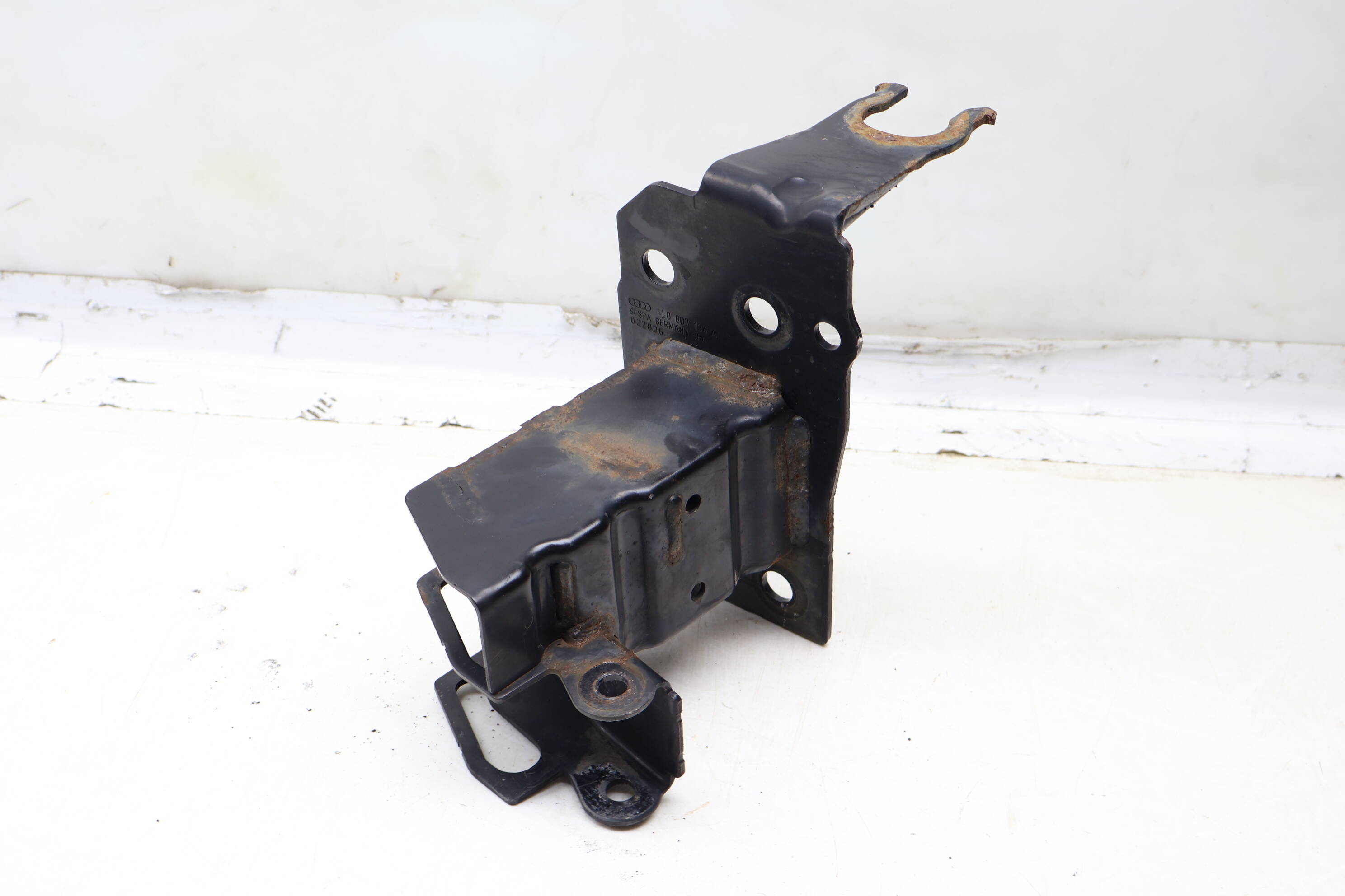 Bumper Impact Beam Mount Bracket 4L0807134A