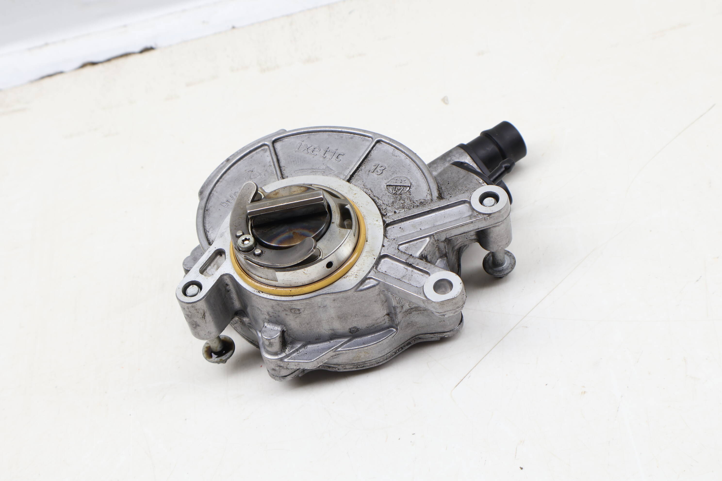 Vacuum Pump 11668605976