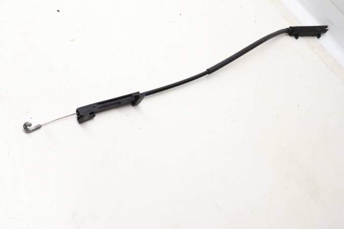 Hood Latch Release Cable 8T1823531A main product photo