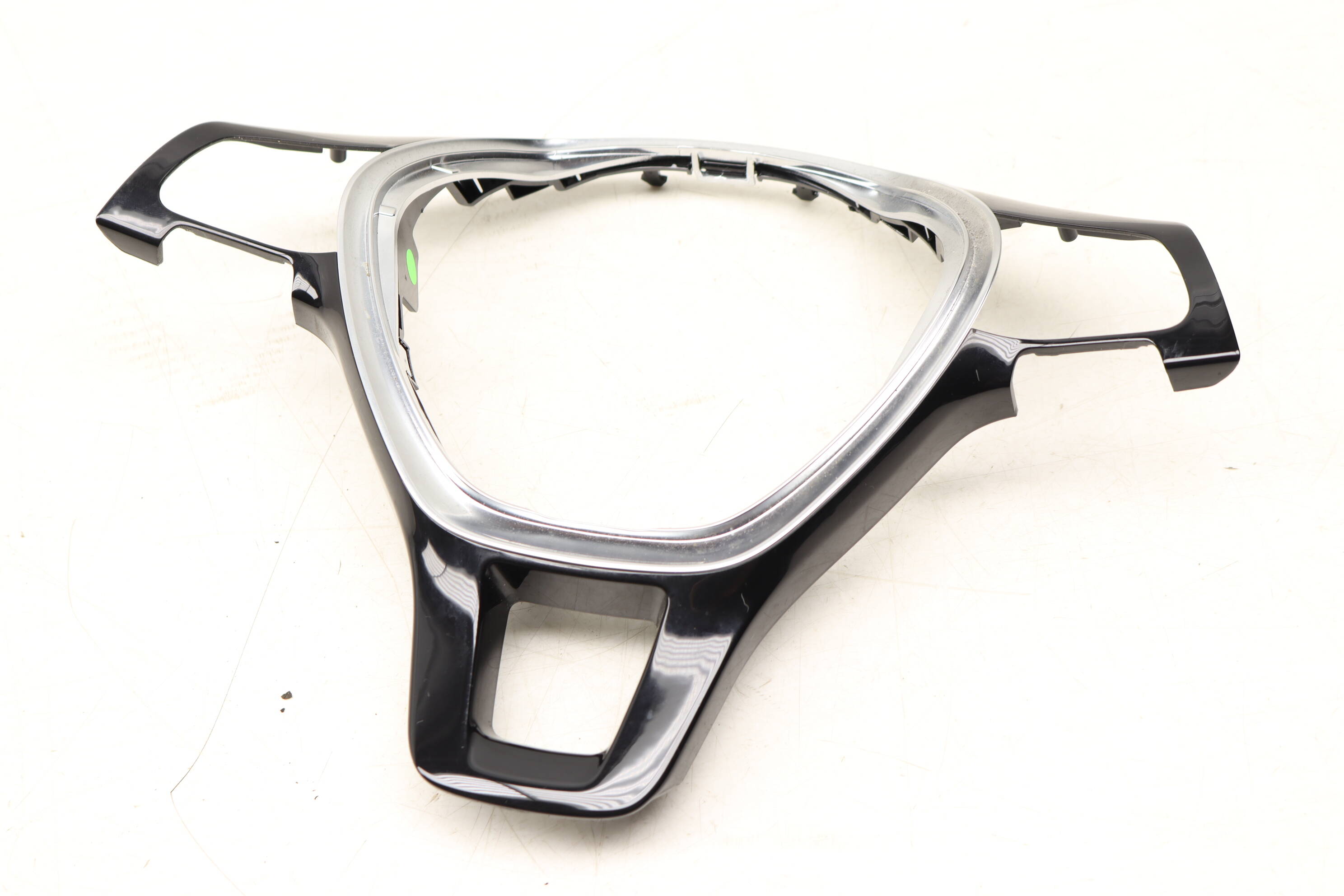 Steering Wheel Trim / Cover 5GM419685B