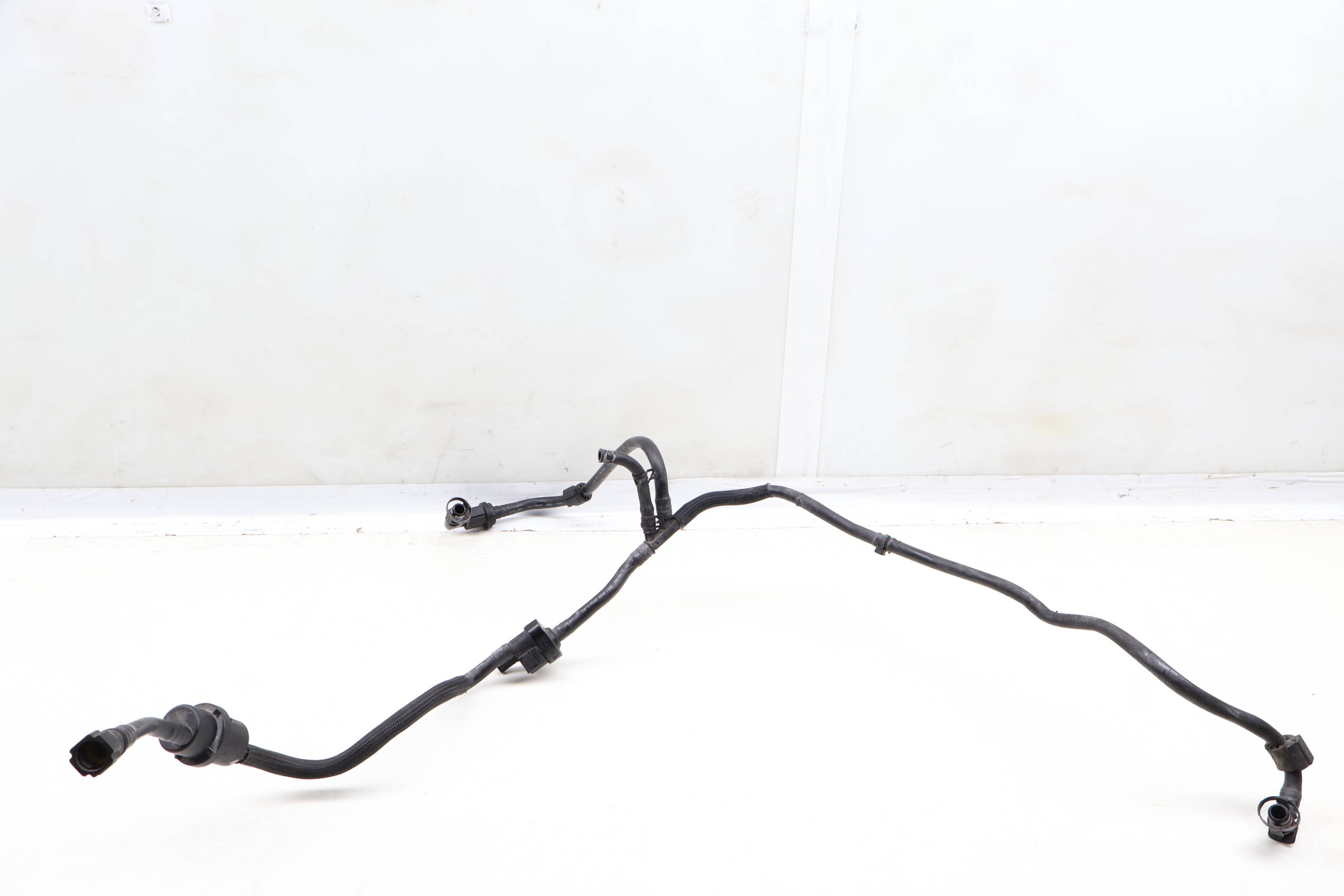 Fuel&#x20;Tank&#x20;Breather&#x20;Hose&#x20;&#x2F;&#x20;Line&#x20;94611002035