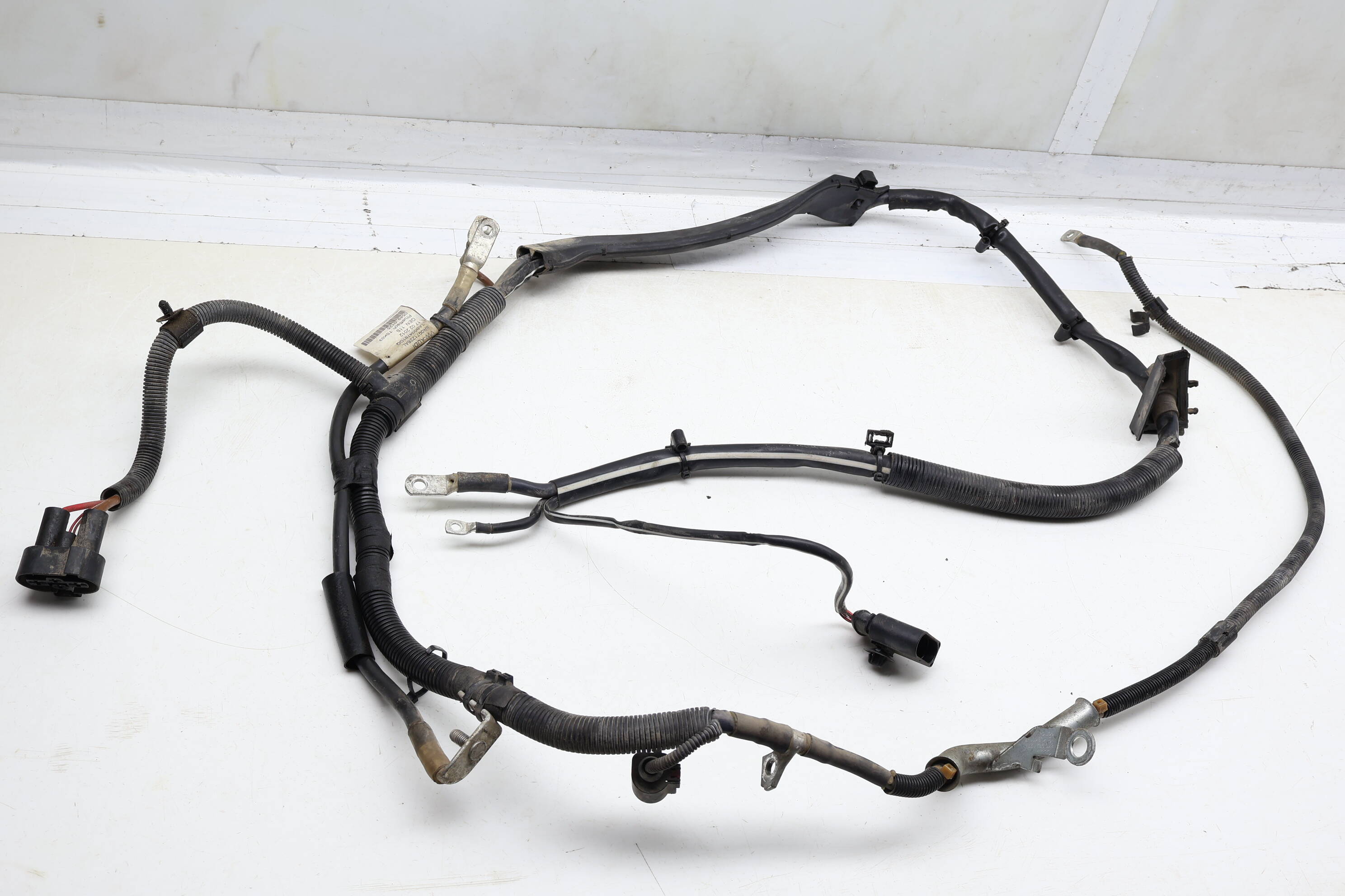 Alternator / Starter Wiring Harness / Battery Cable 8R0971228AL