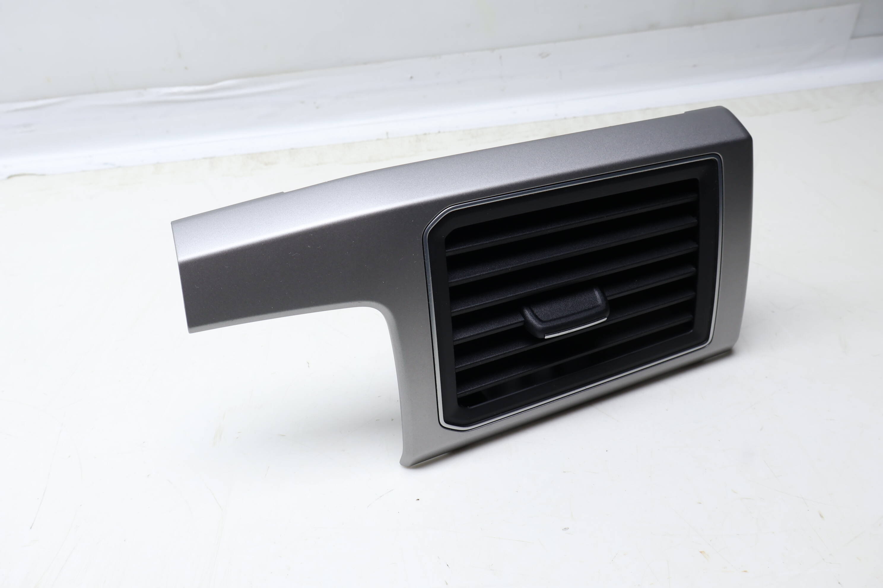 Dash Air Vent W/ Trim 3CN858415F