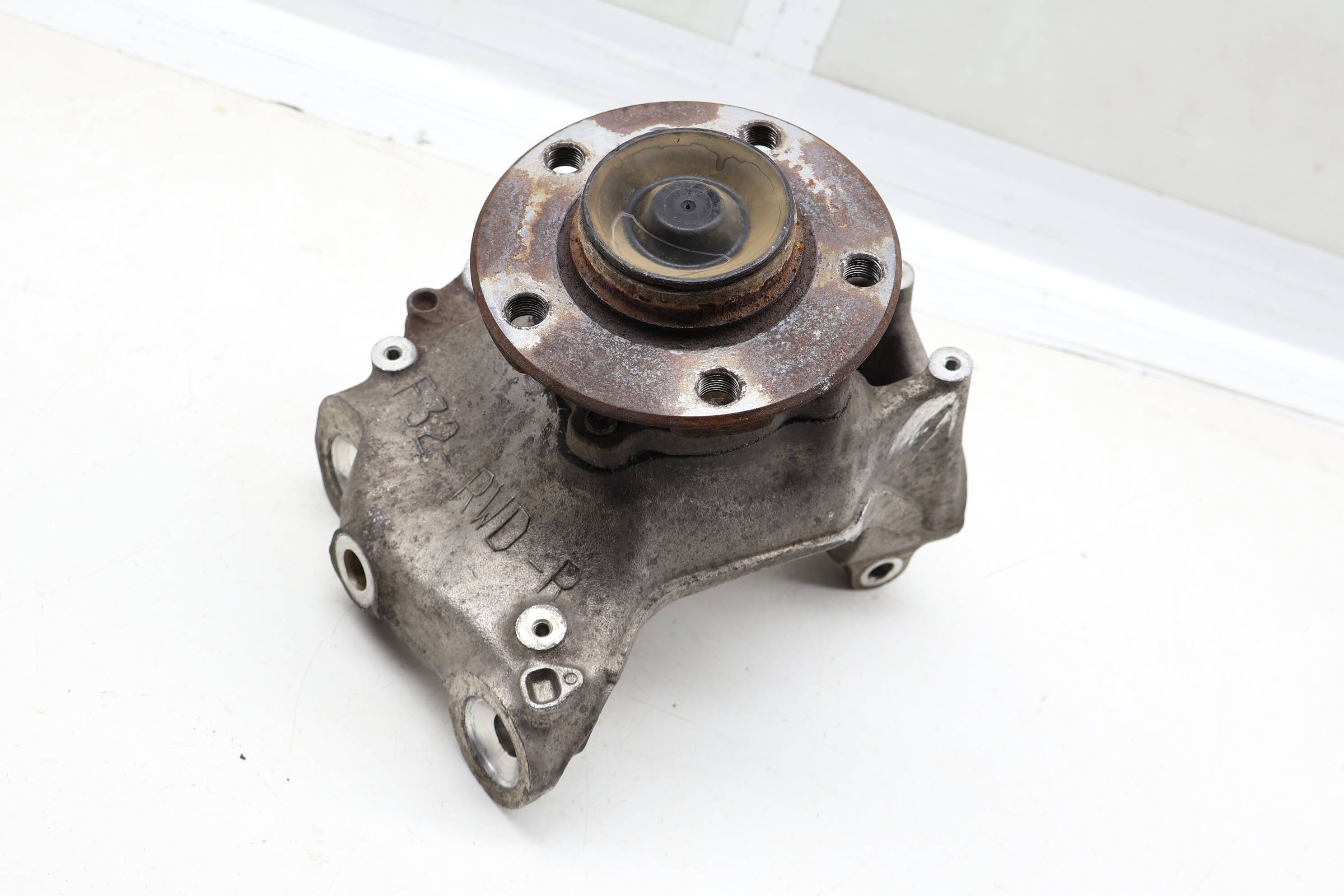 Spindle Knuckle W/ Wheel Bearing 31216799098
