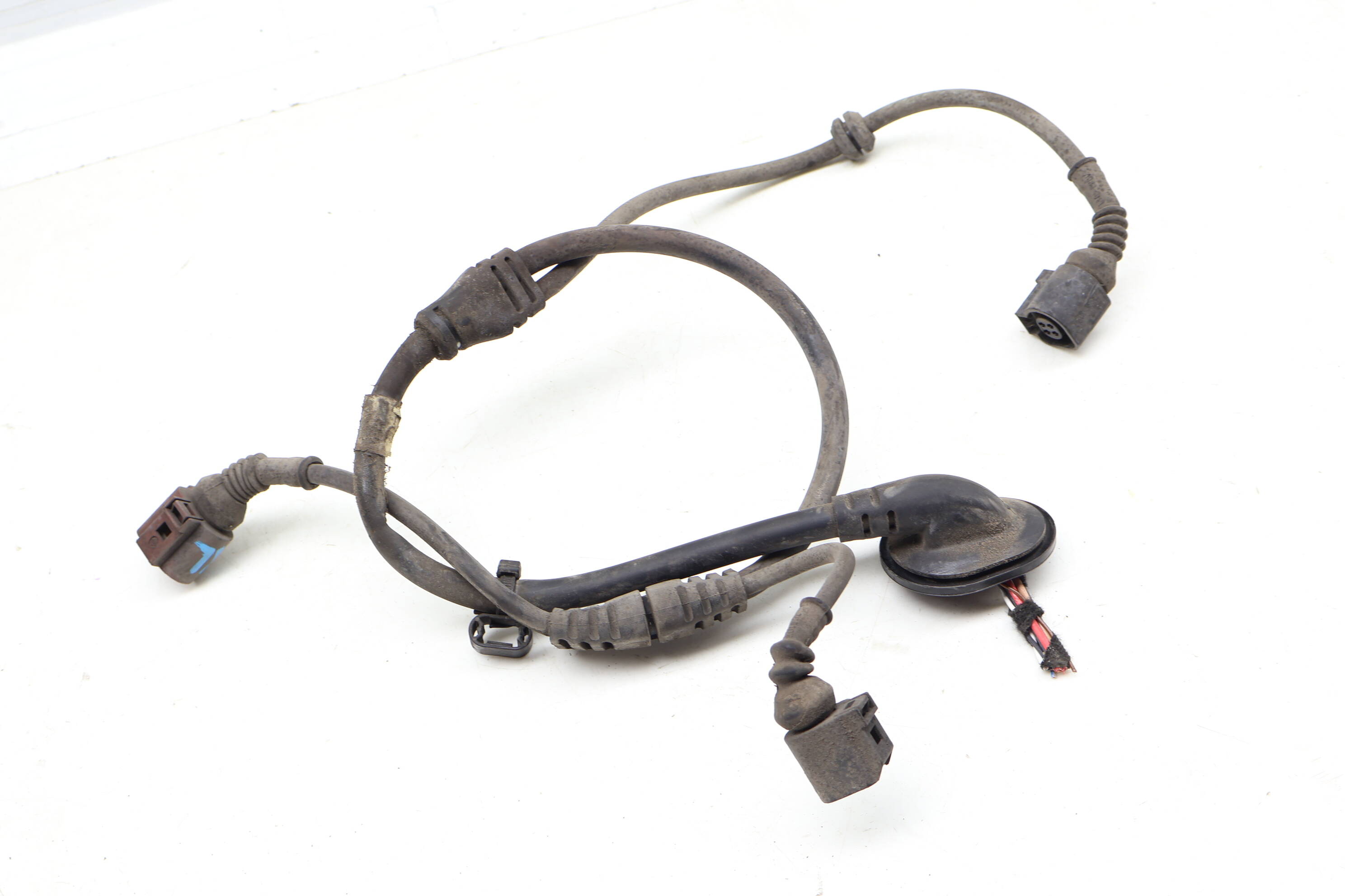 Speed Sensor / Parking Brake Wiring Harness 8K1972253D