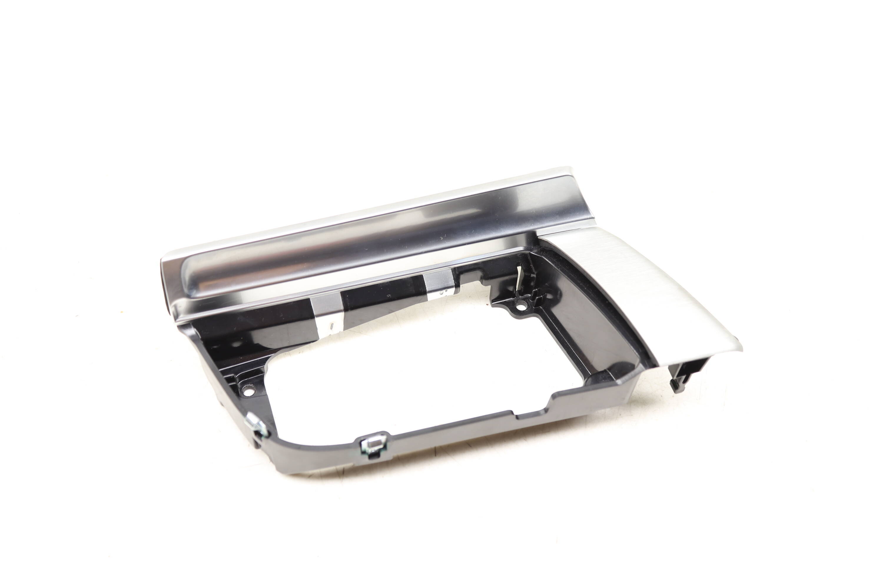 Dash Trim / Bezel 95B857189L