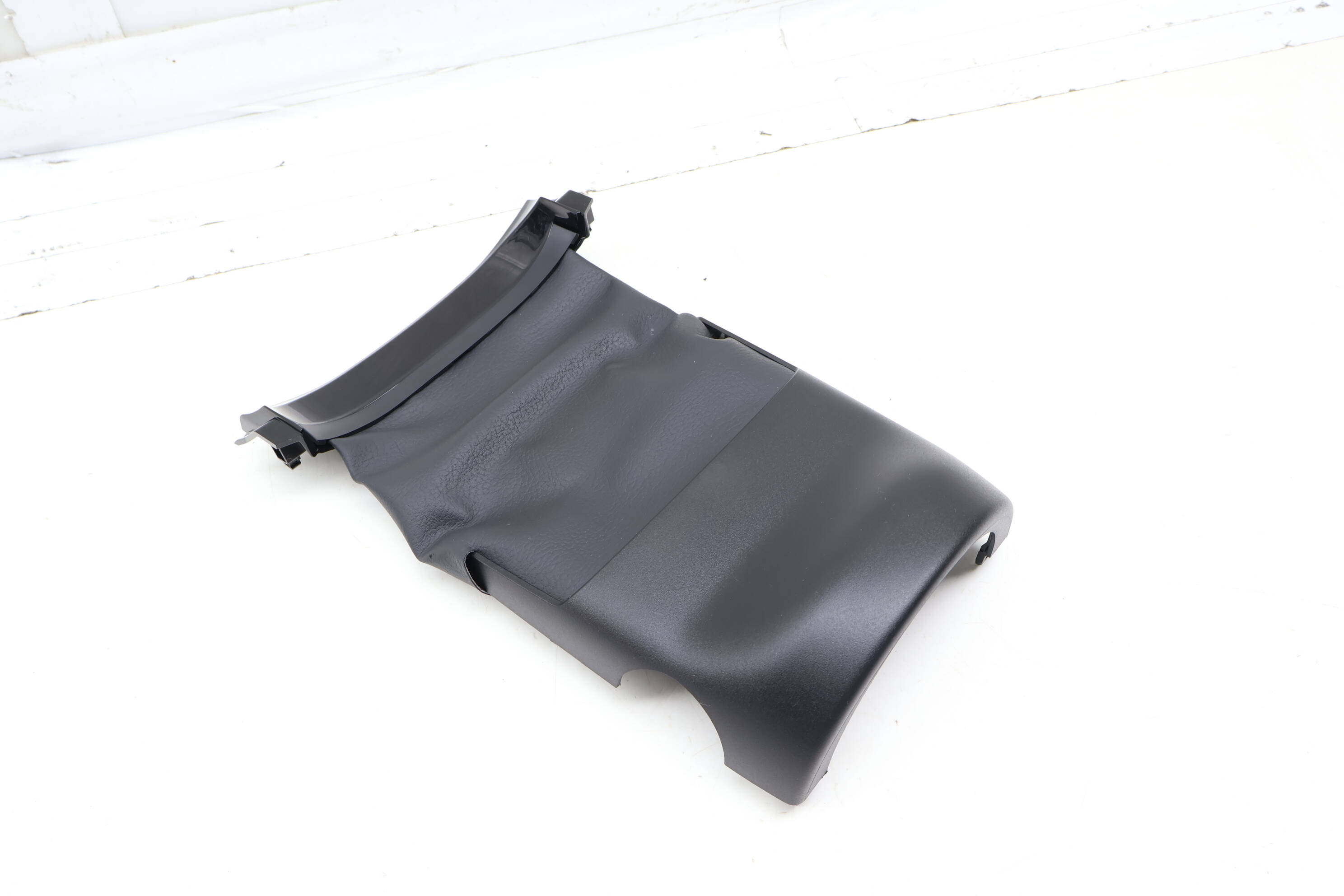 Upper Steering Column Cover / Trim 4M8953491A