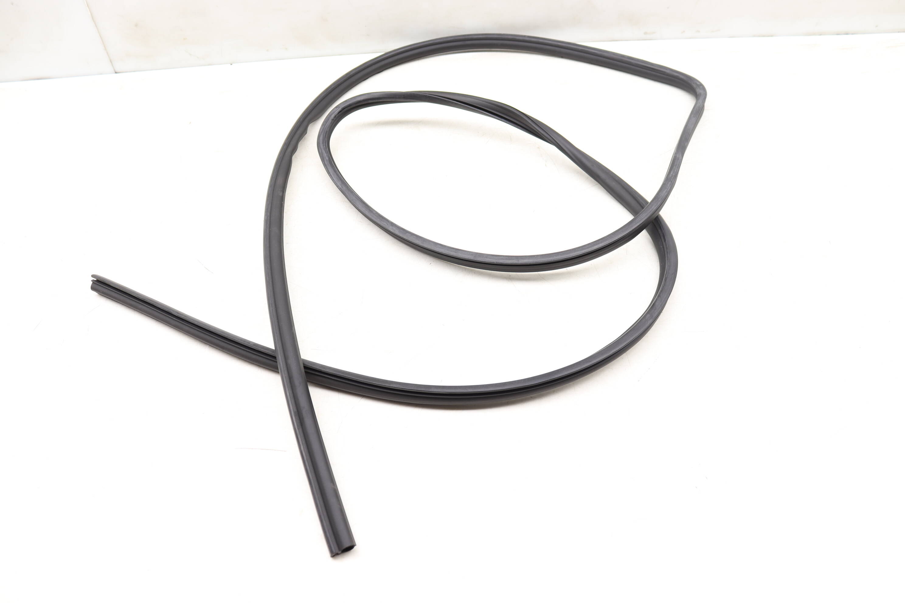 Inner Sun Roof Seal / Weather Stripping 95B877439