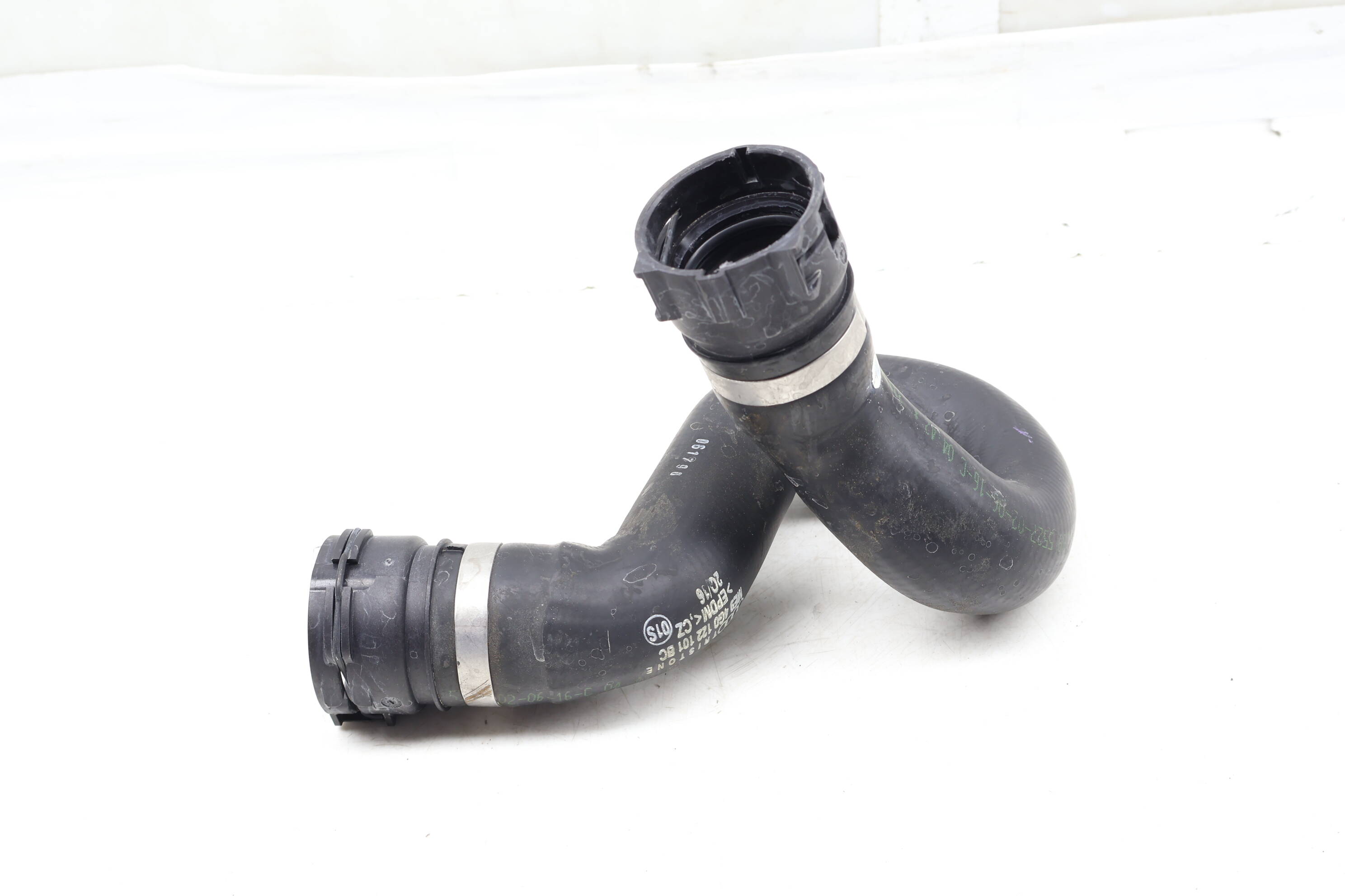 Upper Radiator Coolant Hose / Line 4G0122101BC