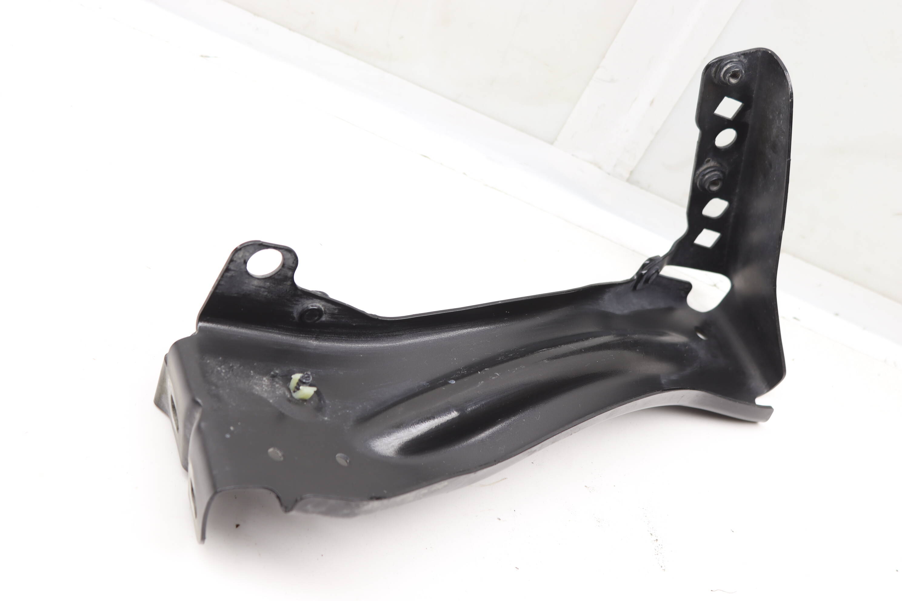 Fender Mount Bracket 8J0821136F