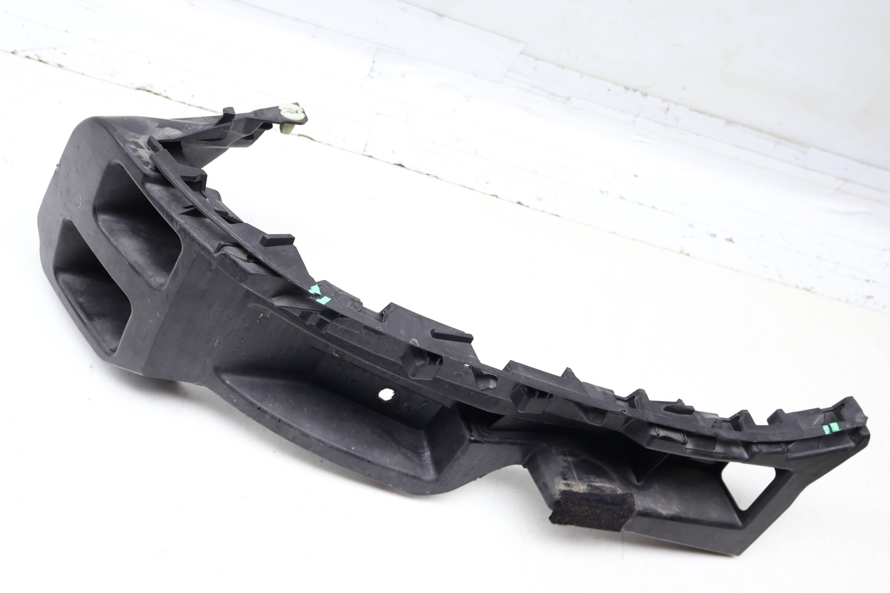 Bumper Guide / Mount Bracket 7P5807394C 95850539410