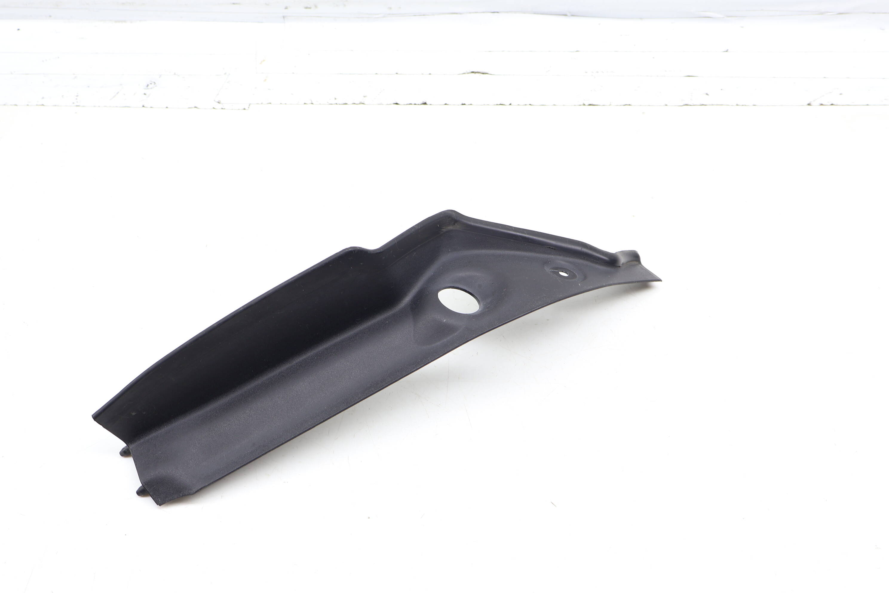 Trunk Hatch / Liftgate Tail Light Drip Rail Trim 51497414191