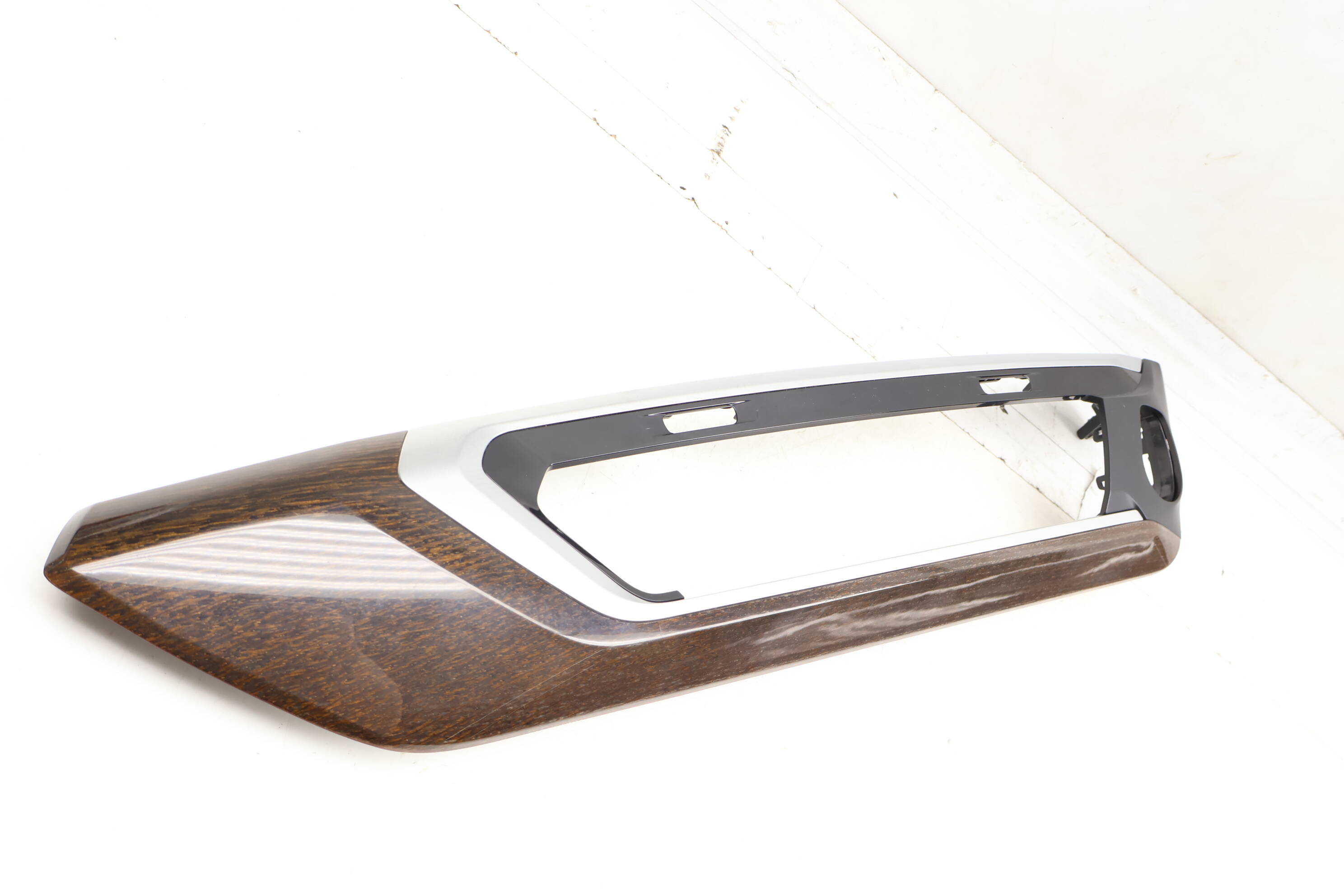 Center Dash Air Vent Trim / Bezel 51456820690