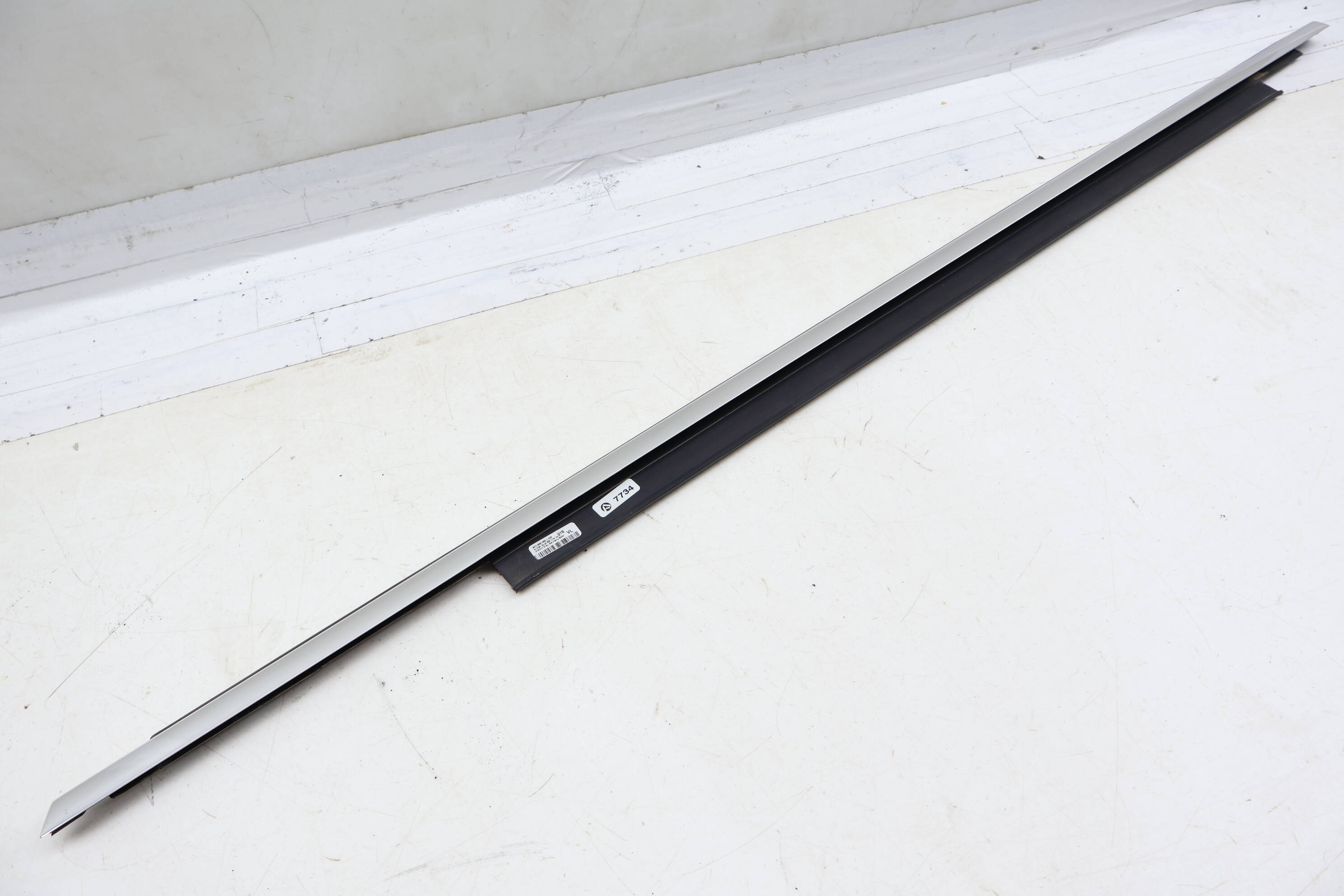 Exterior Window Slot Seal / Trim 8K0853283J