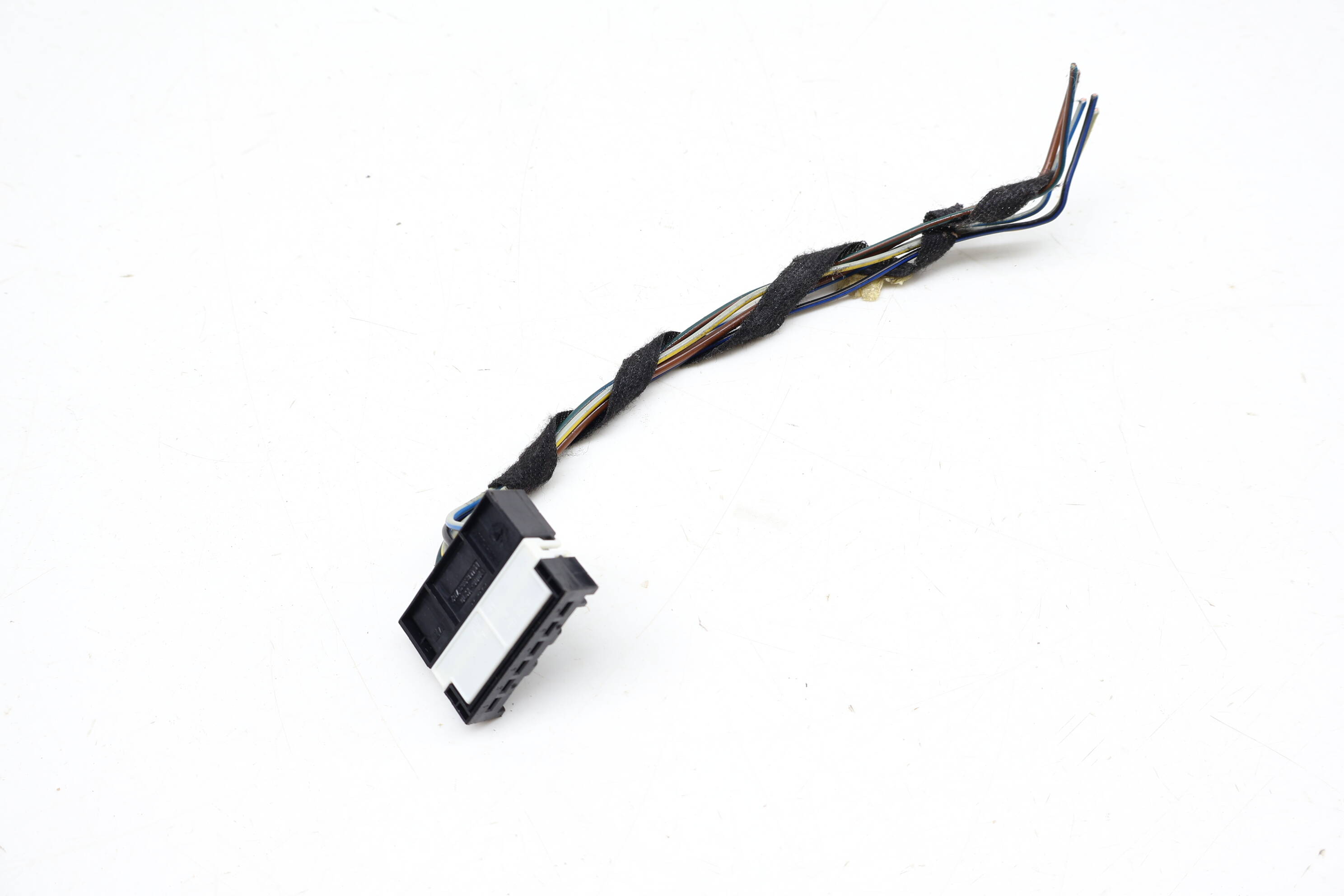 Tail Light / Lamp Wiring Connector / Pigtail (6-Pin) 61138369702