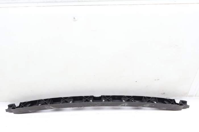 Center Bumper Guide / Bracket 4G5807458A main product photo