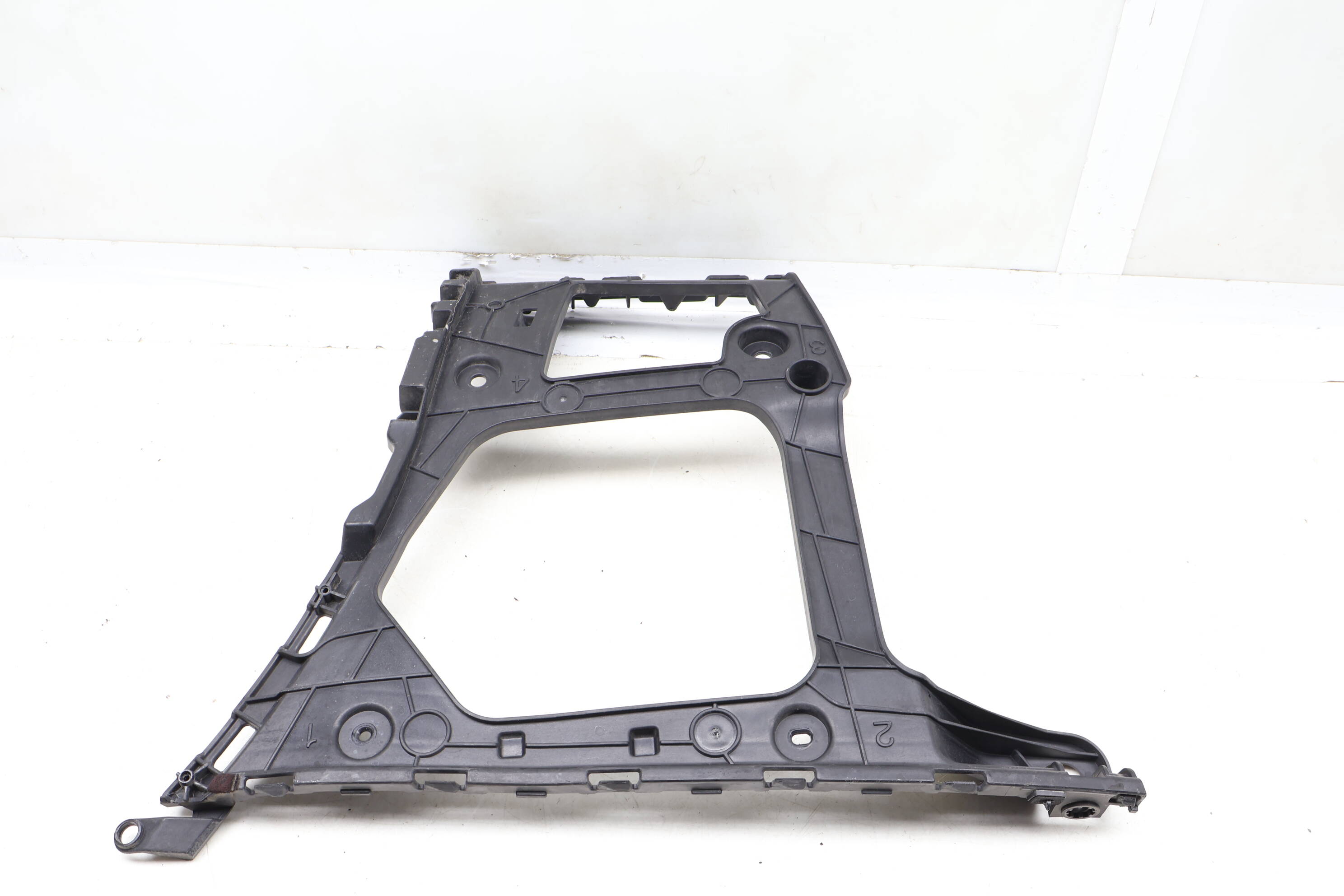 Bumper Guide / Mount Bracket 4M0807454