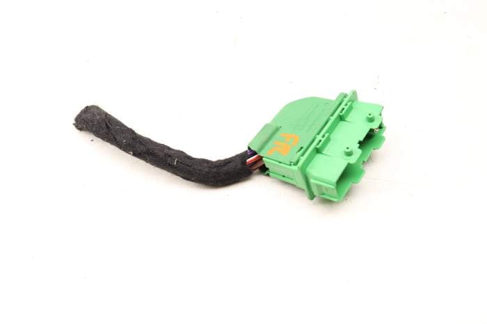 Door Wiring Harness Connector / Pigtail (21-Pin) 4M0972701 main product photo