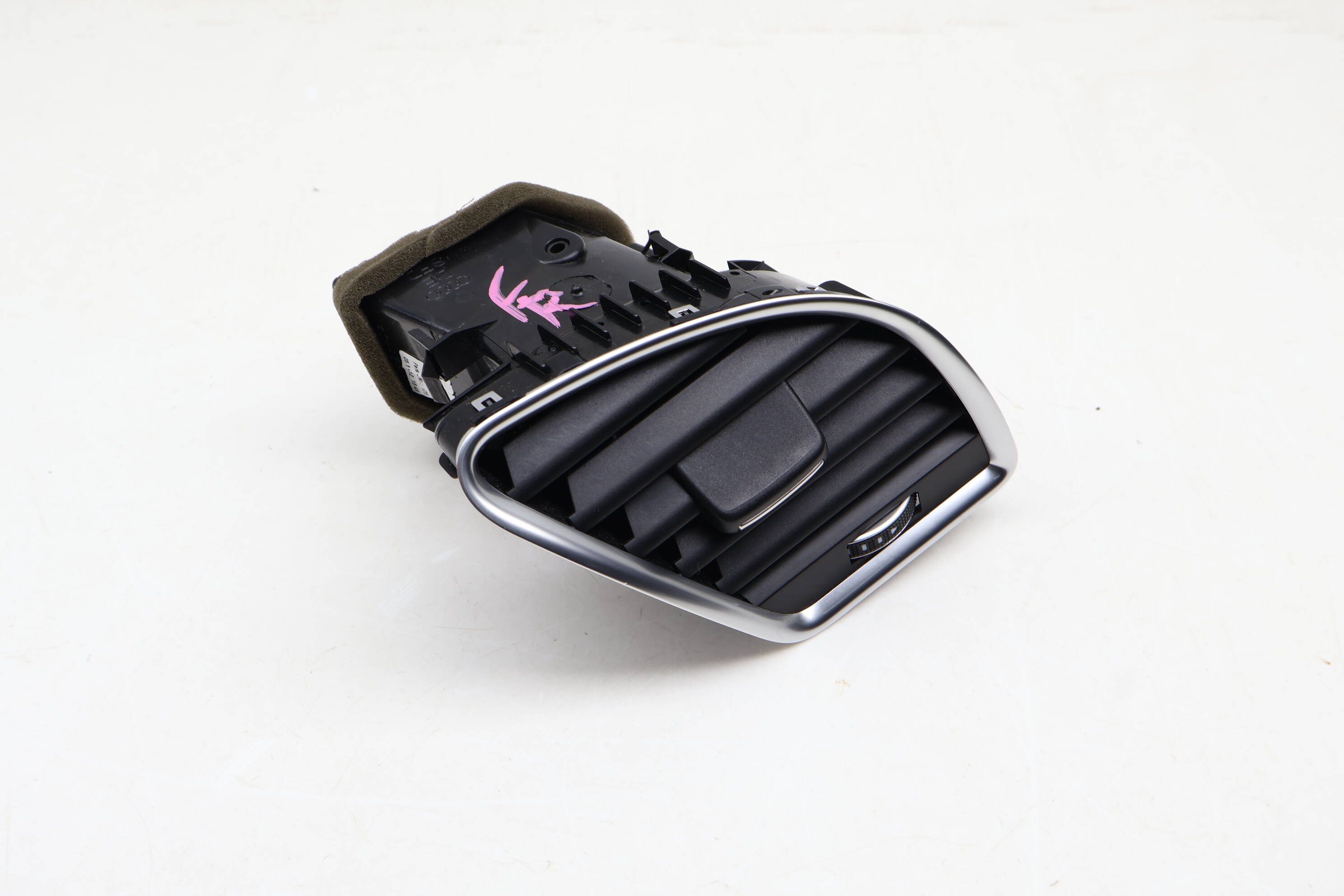 Dash Air Vent 8T1820902G