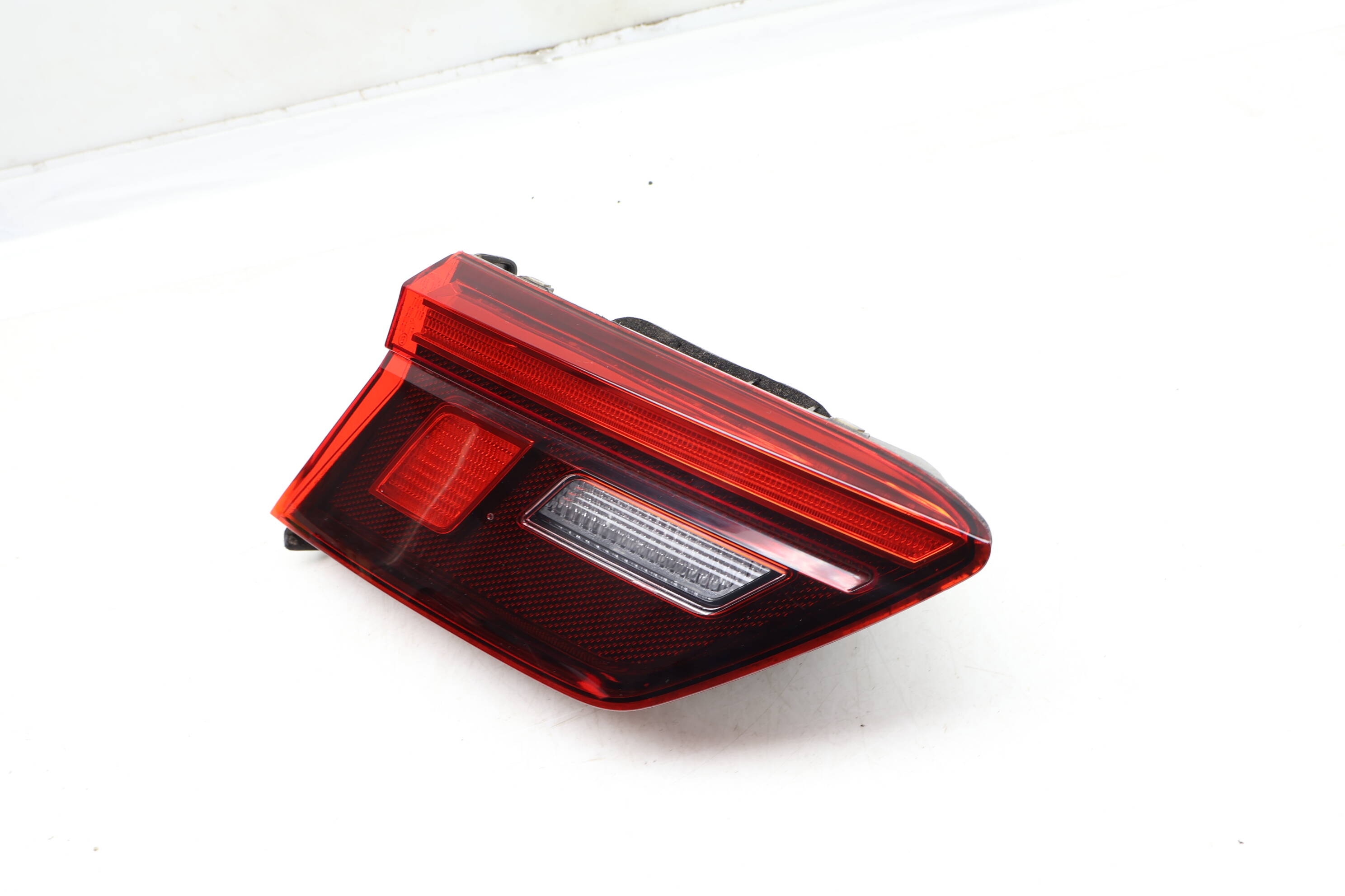 Inner Tail Light / Lamp 5NN945093