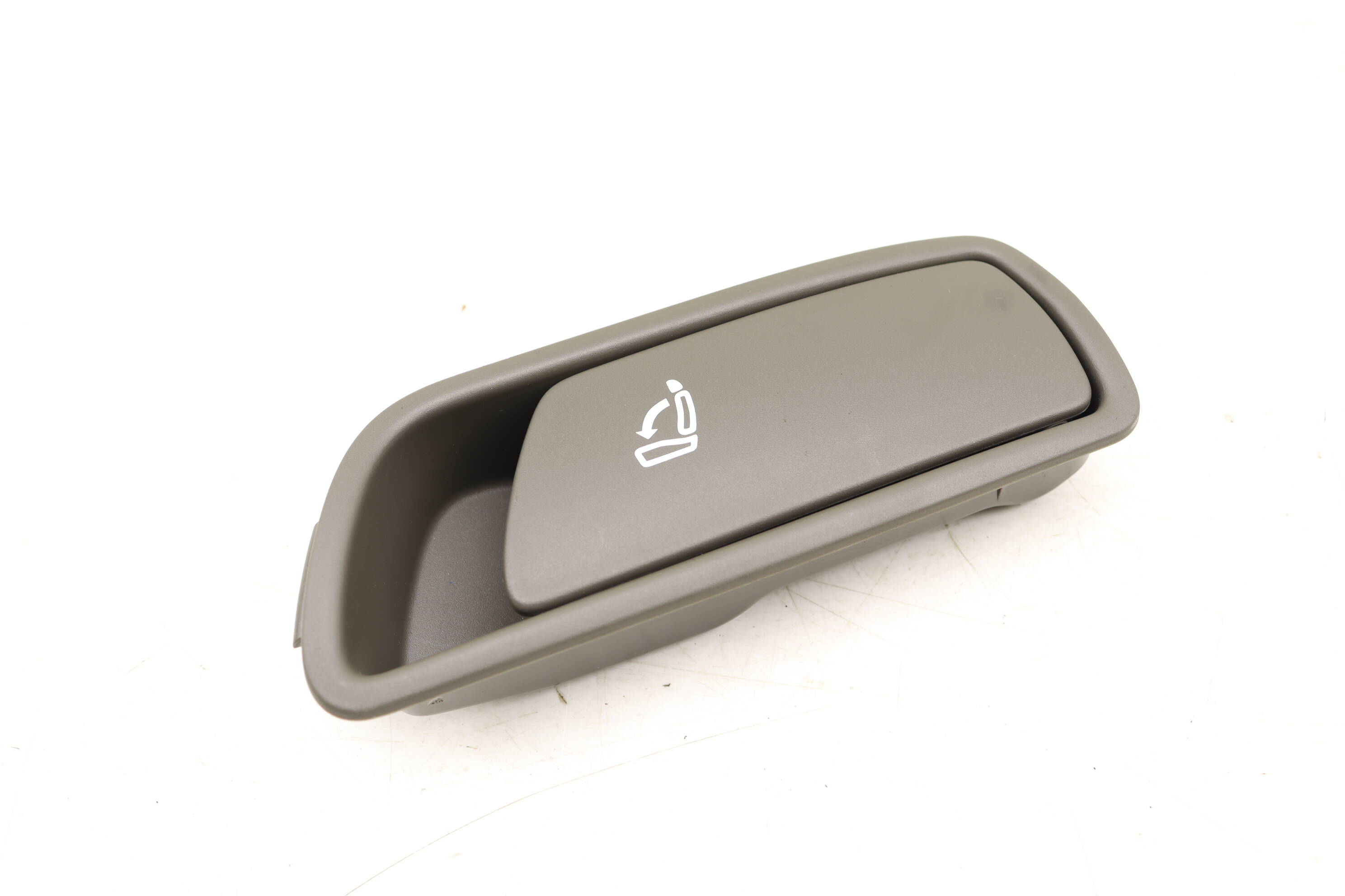 Upper Seat Fold Down Lever / Handle 8R0885682A