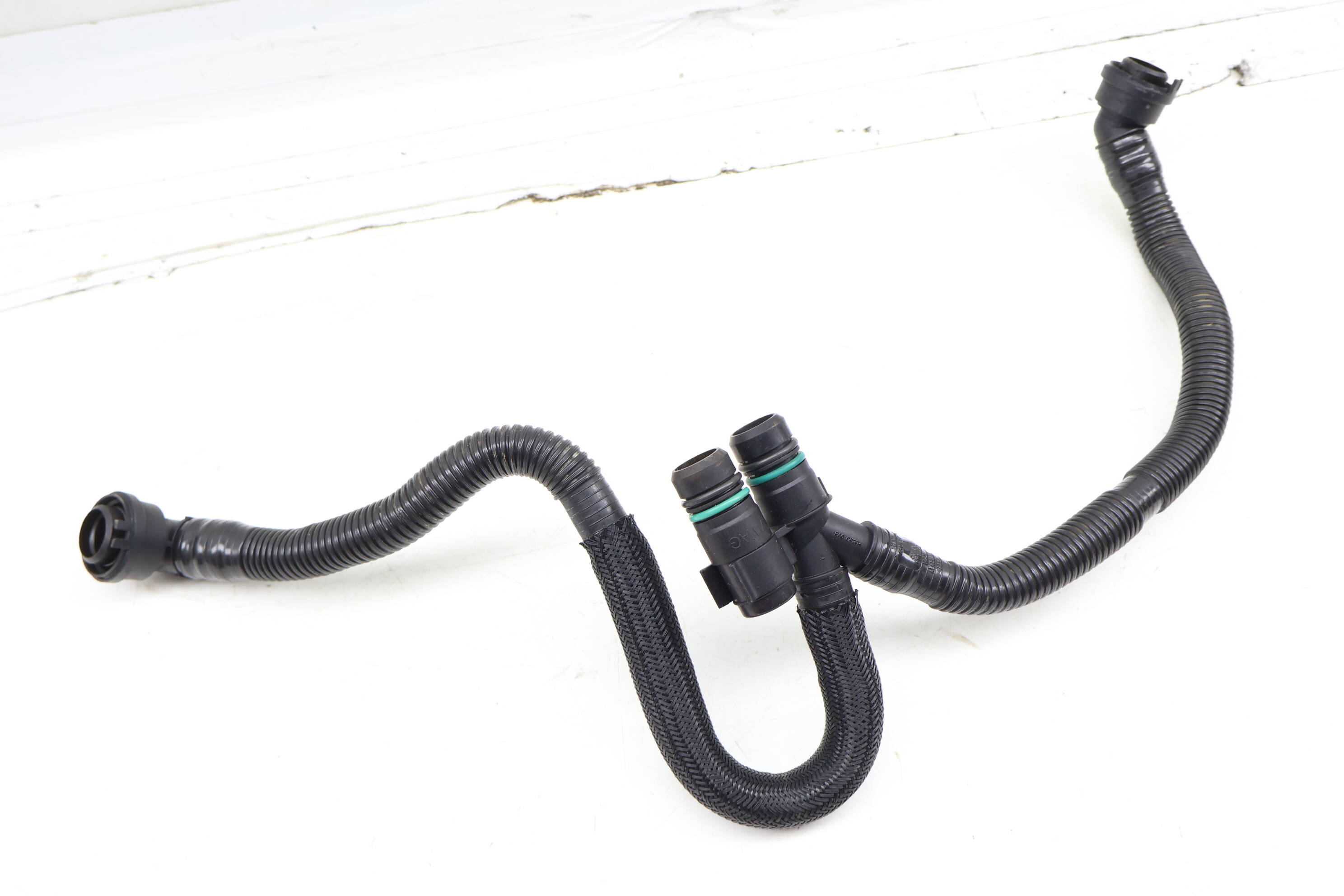 Cylinder Head Tube / Pcv Breather Hose 06E103217AF