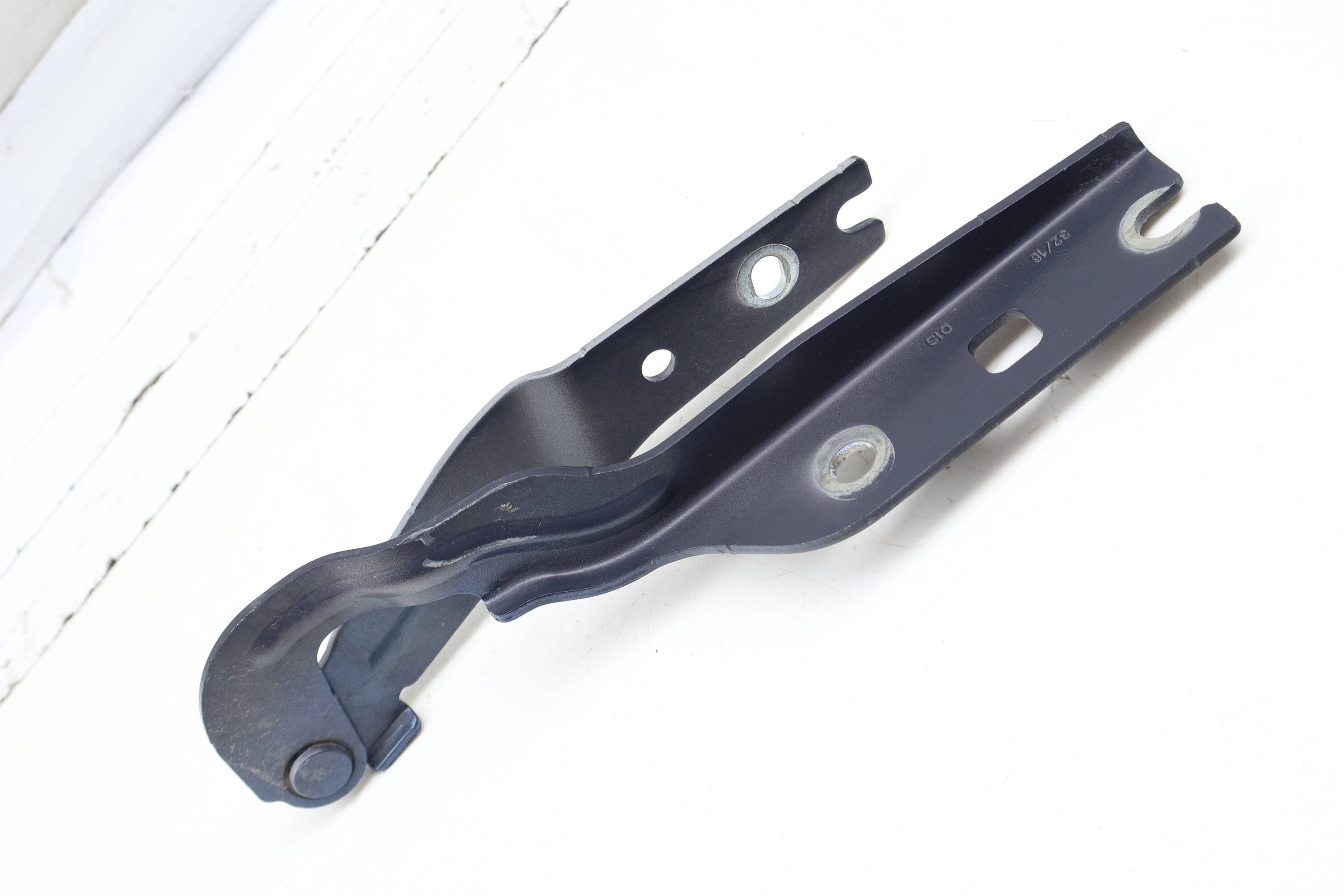 Hood Hinge 5G0823302B