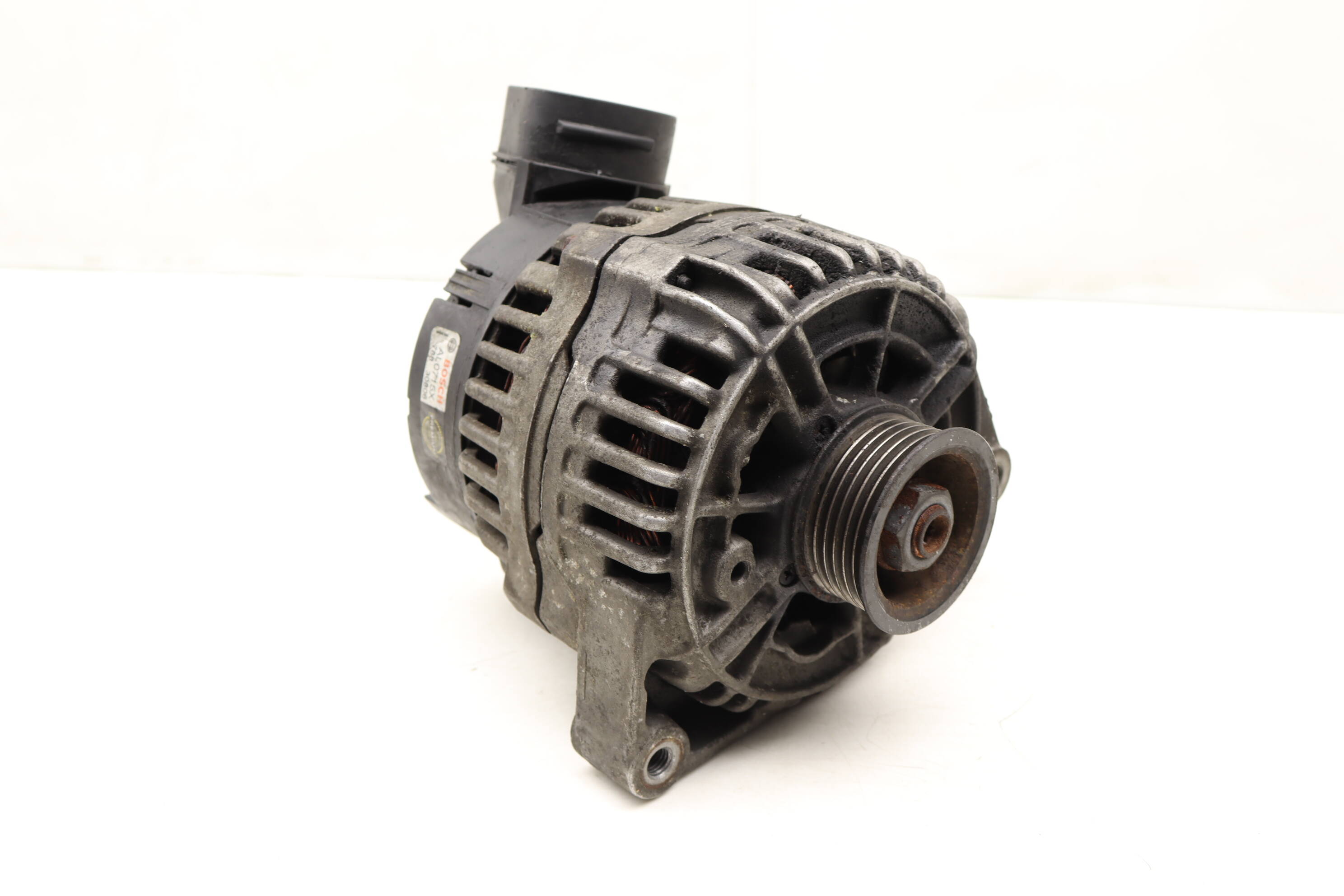 Alternator (150 Amp) 077903015P