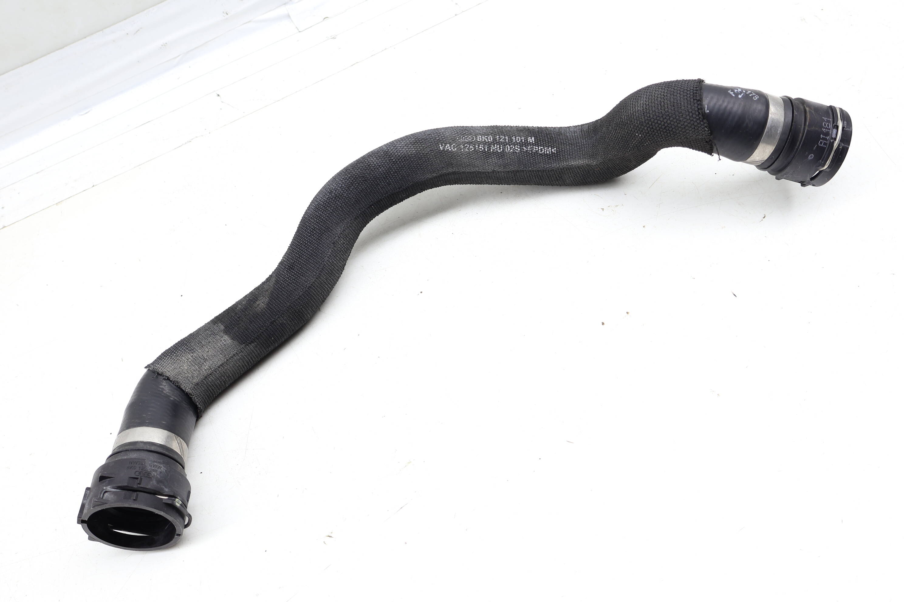 Upper Radiator Hose / Line 8K0121101M