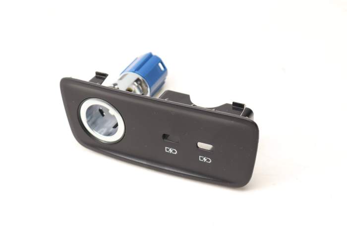 Center Console Power Outlet / Trim 83A863324B main product photo