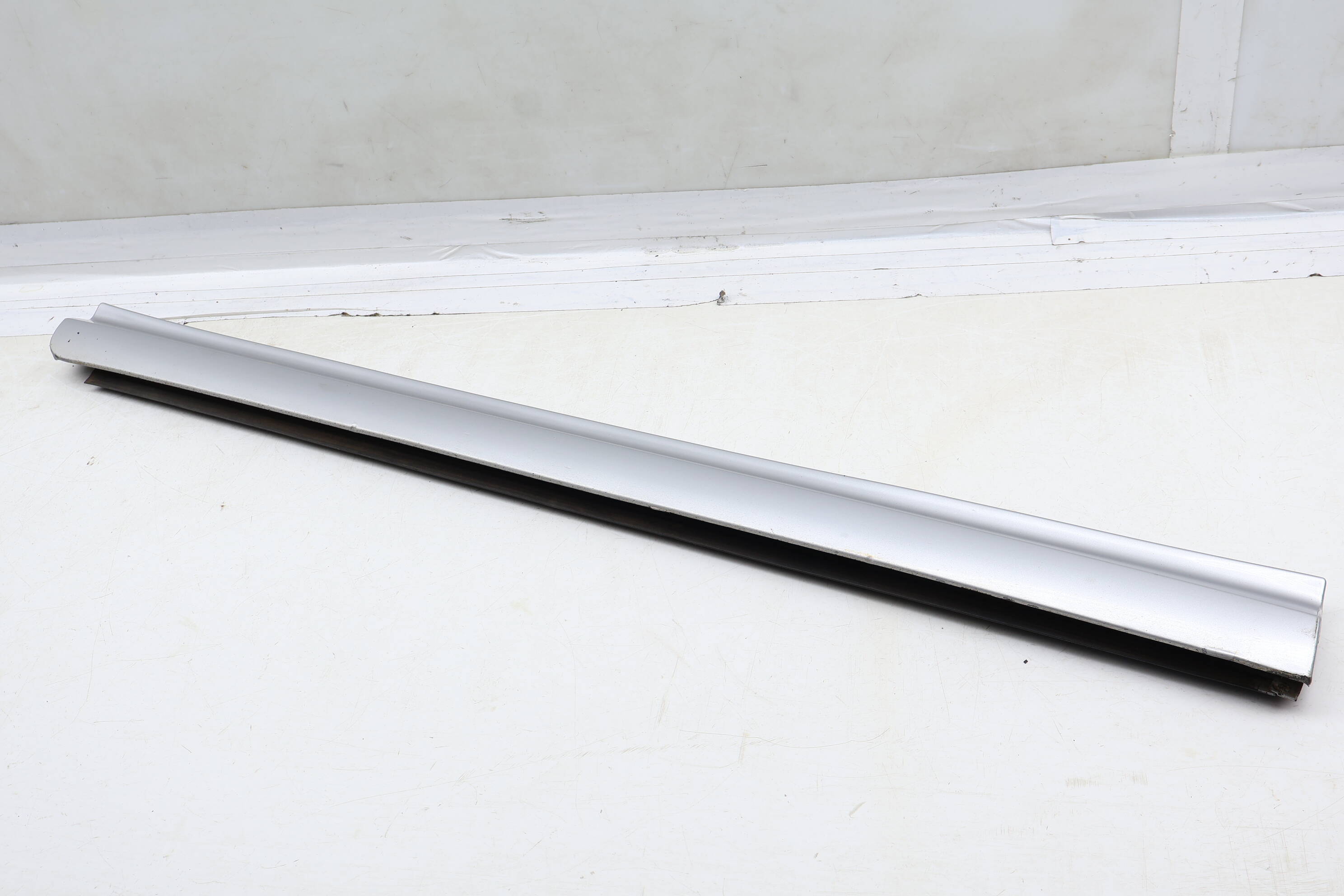 Lower Door Molding / Blade 4E0853959A