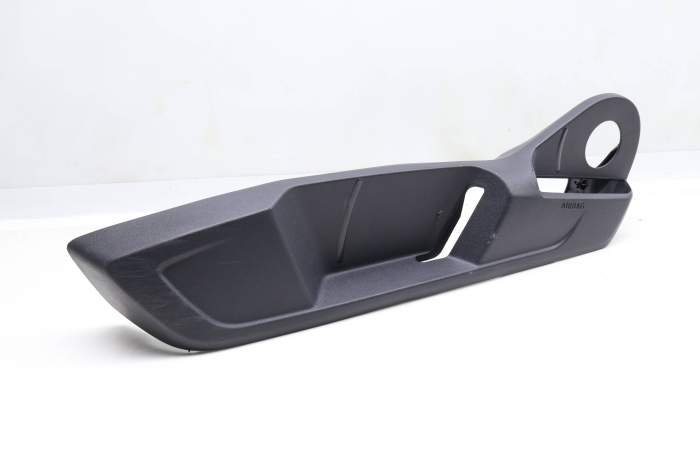 Outer Seat Trim / Panel 17A881313A main product photo