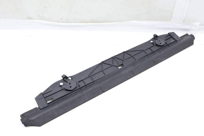 Radiator Seal / Cover Panel 51752990839 main product photo