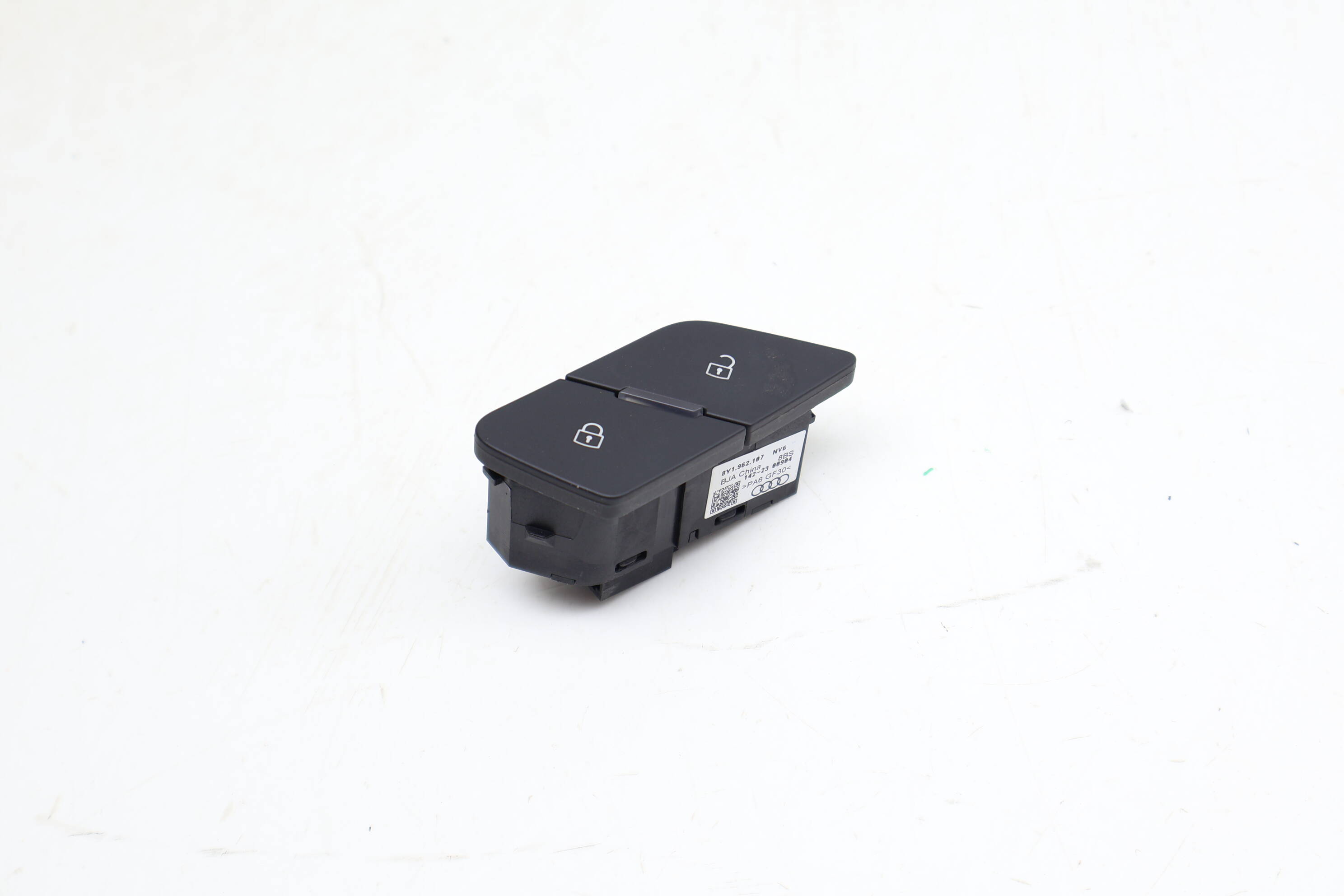 Door Lock / Unlock Switch 8Y1962107
