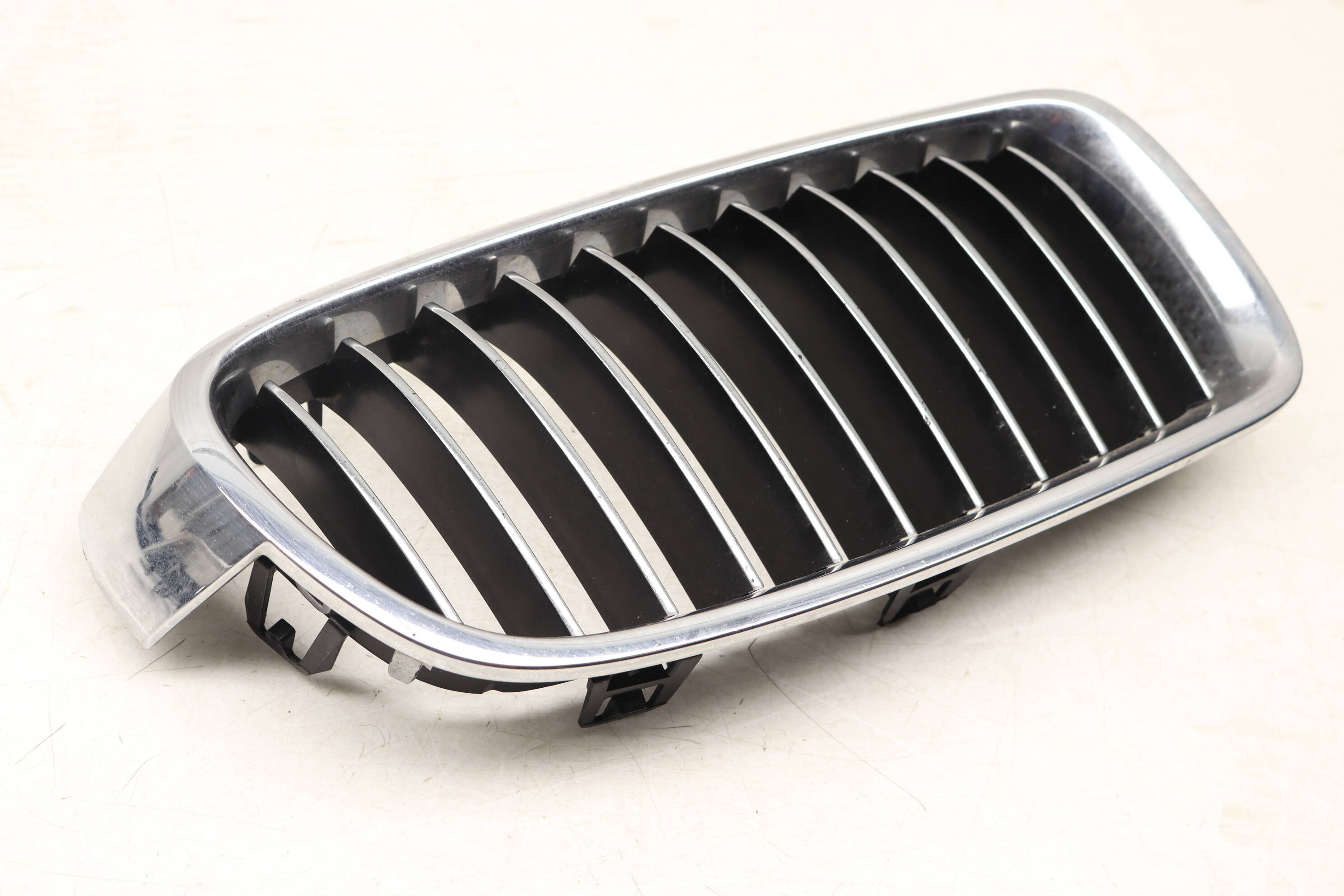 Hood / Kidney Grille 51137295442