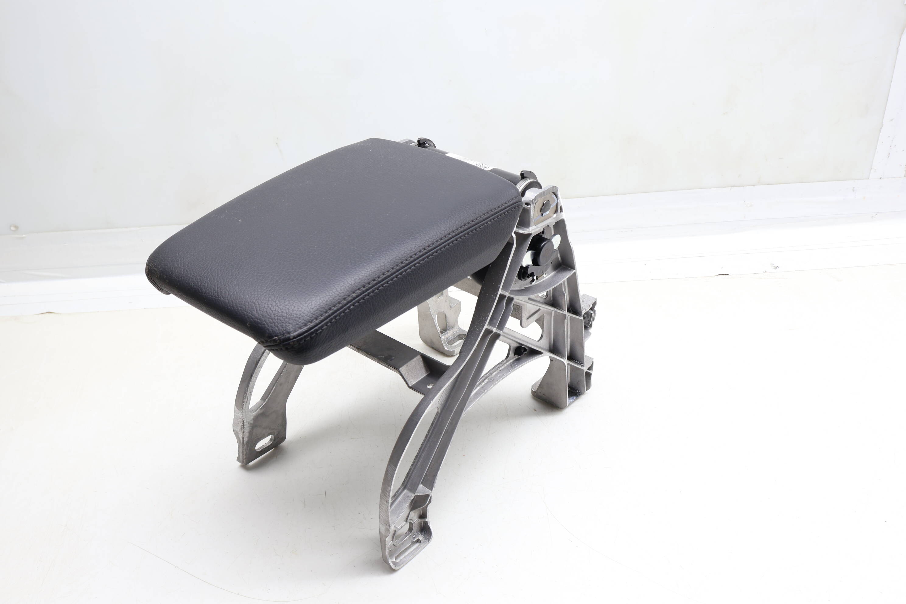 Center Armrest / Arm Rest 8W0864283B