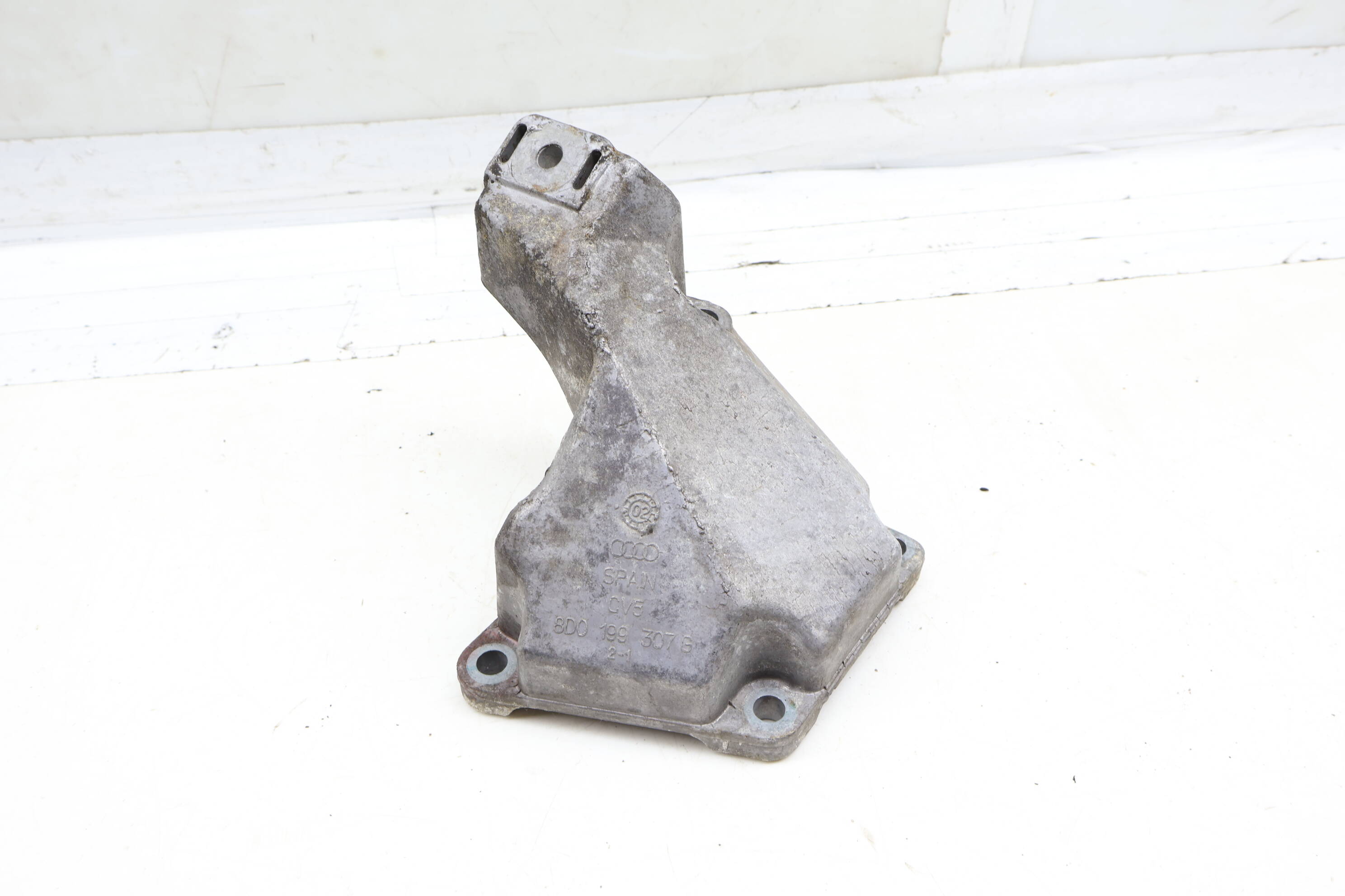 Engine / Motor Mount Bracket 8D0199307G